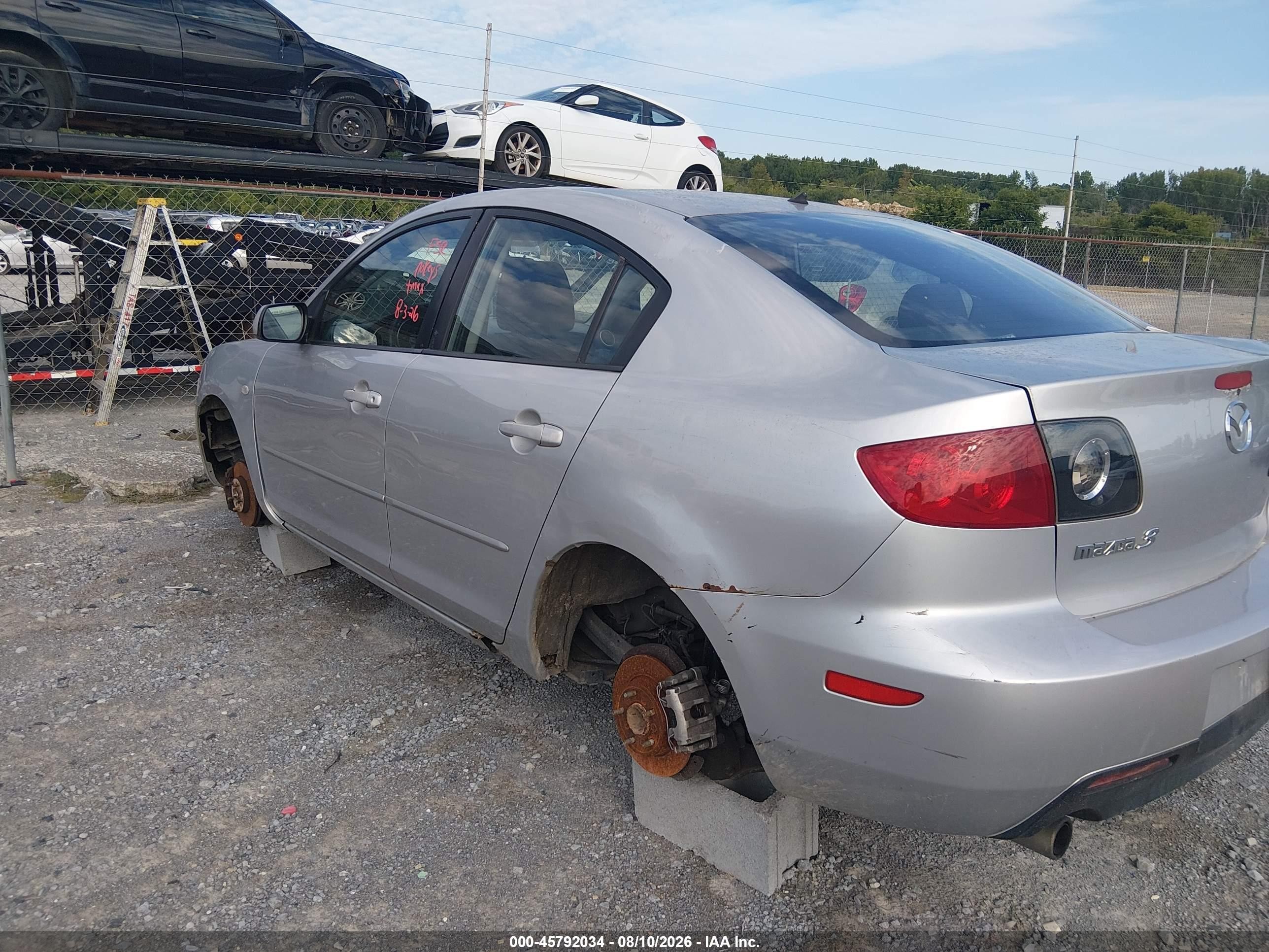 2006 Mazda Mazda3 I Touring Silver vin: JM1BK32F561490847