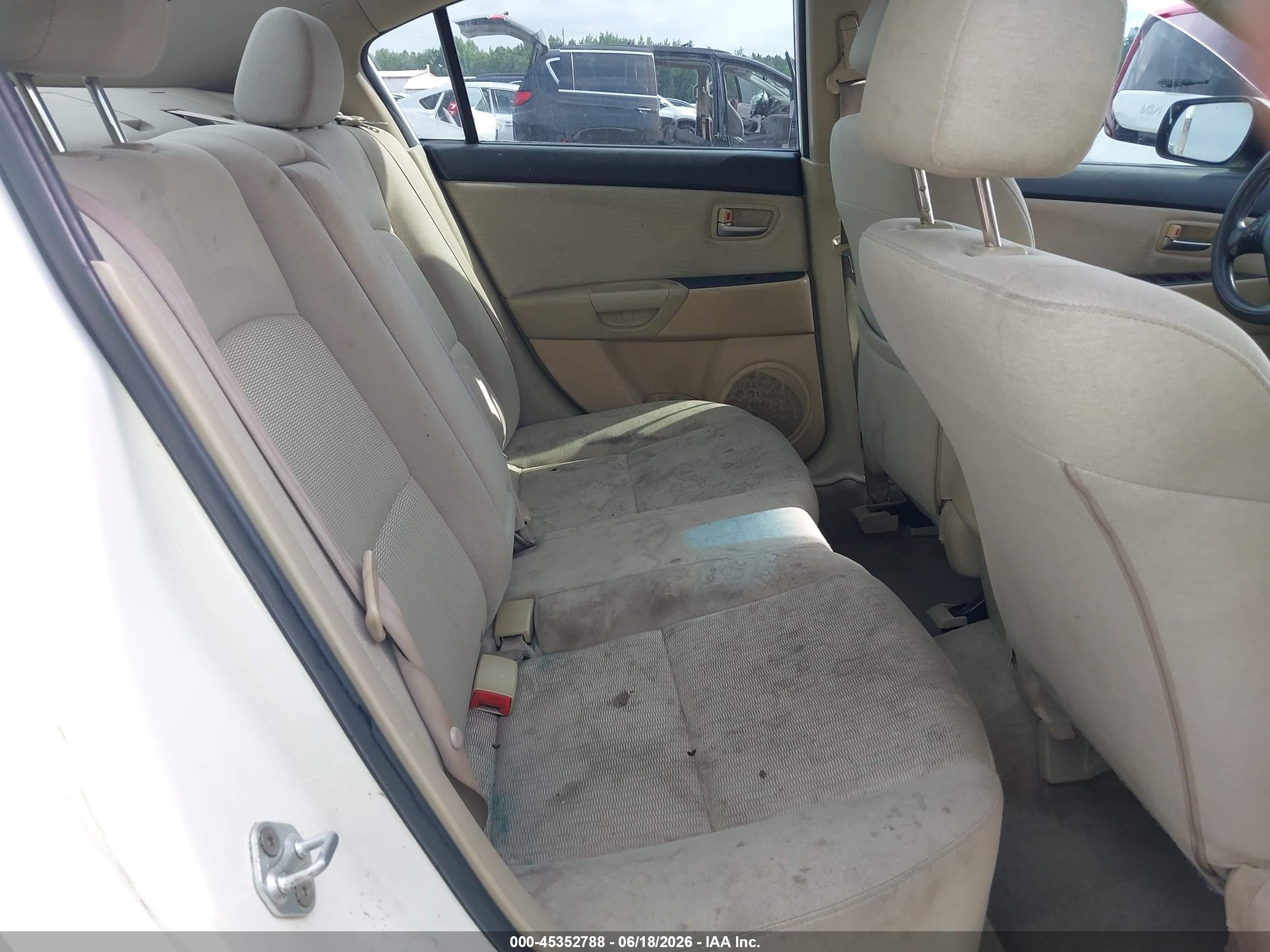 2007 Mazda Mazda3 I Белый vin: JM1BK32F571652879