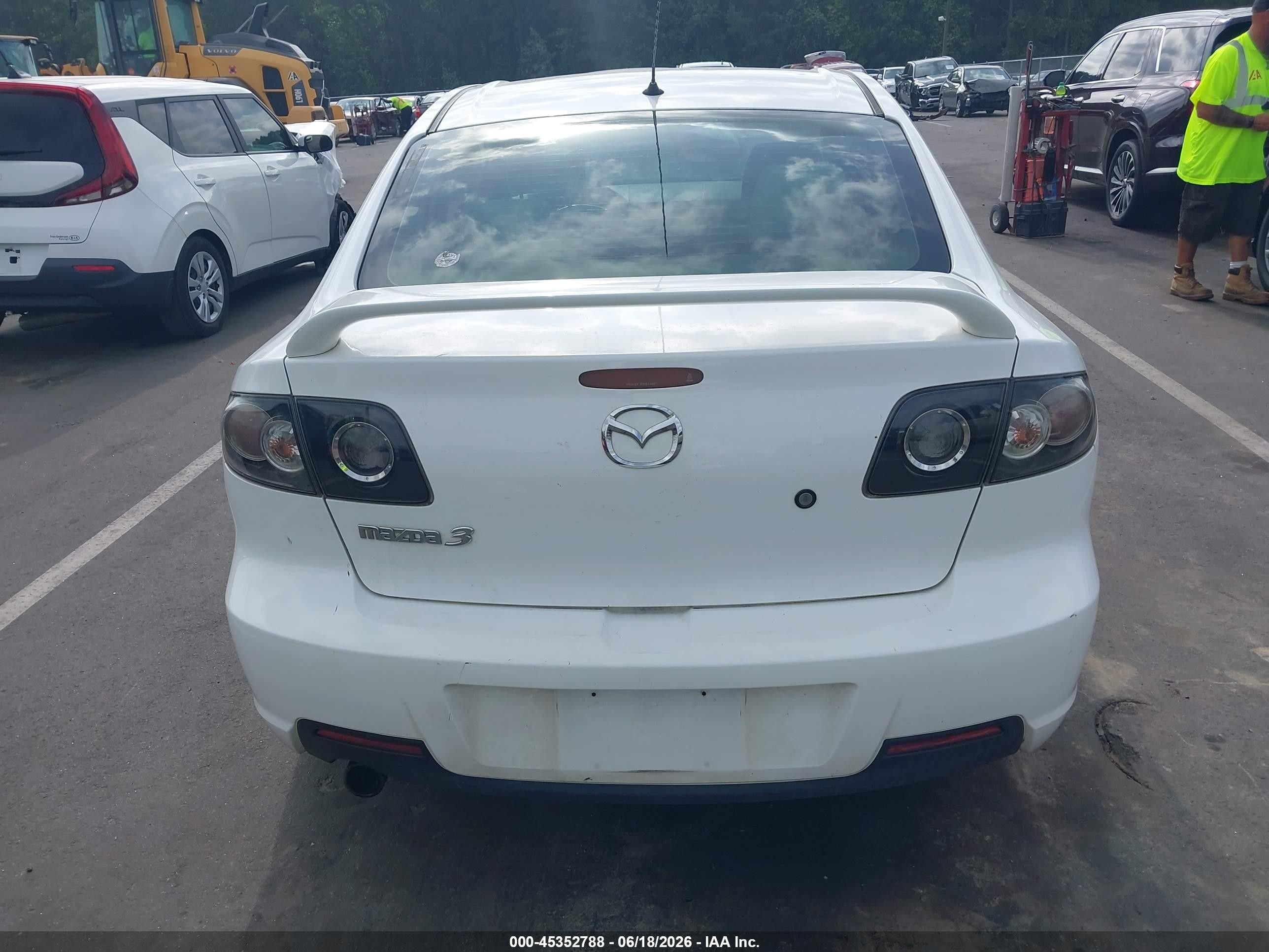 2007 Mazda Mazda3 I Белый vin: JM1BK32F571652879