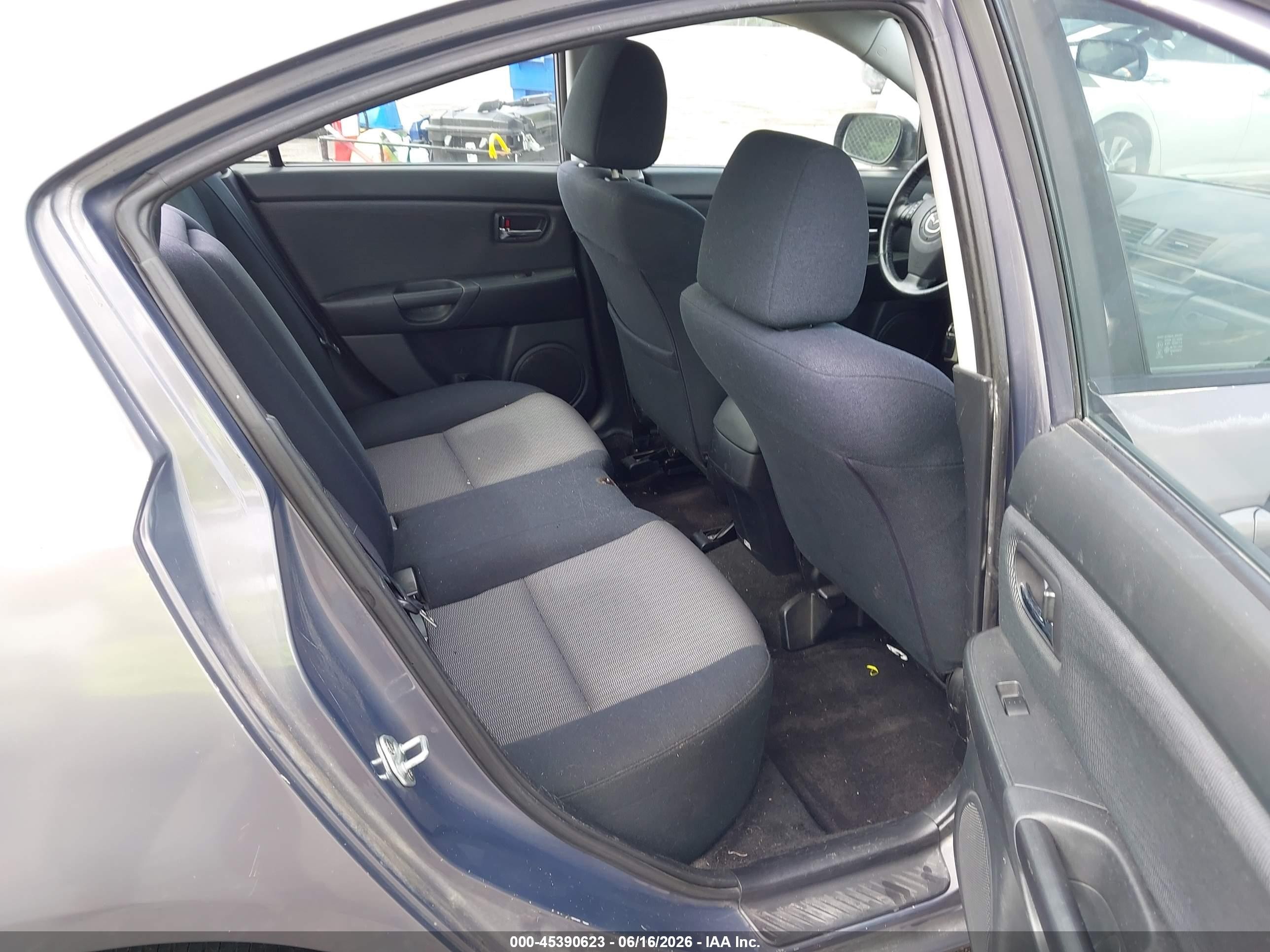2008 Mazda Mazda3 I Touring Value Beige vin: JM1BK32F581147281