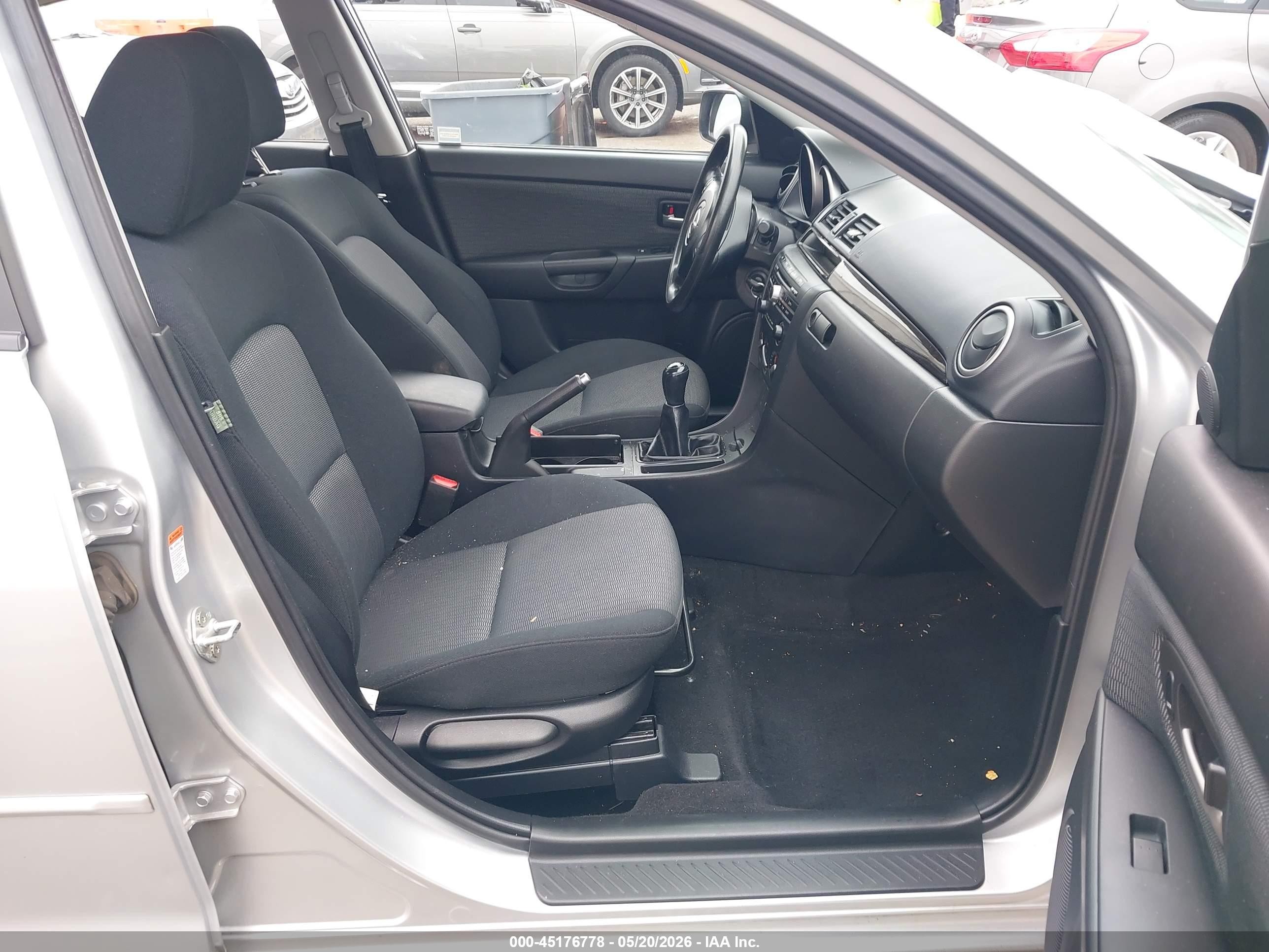 2008 Mazda Mazda3 I Silver vin: JM1BK32F581863694