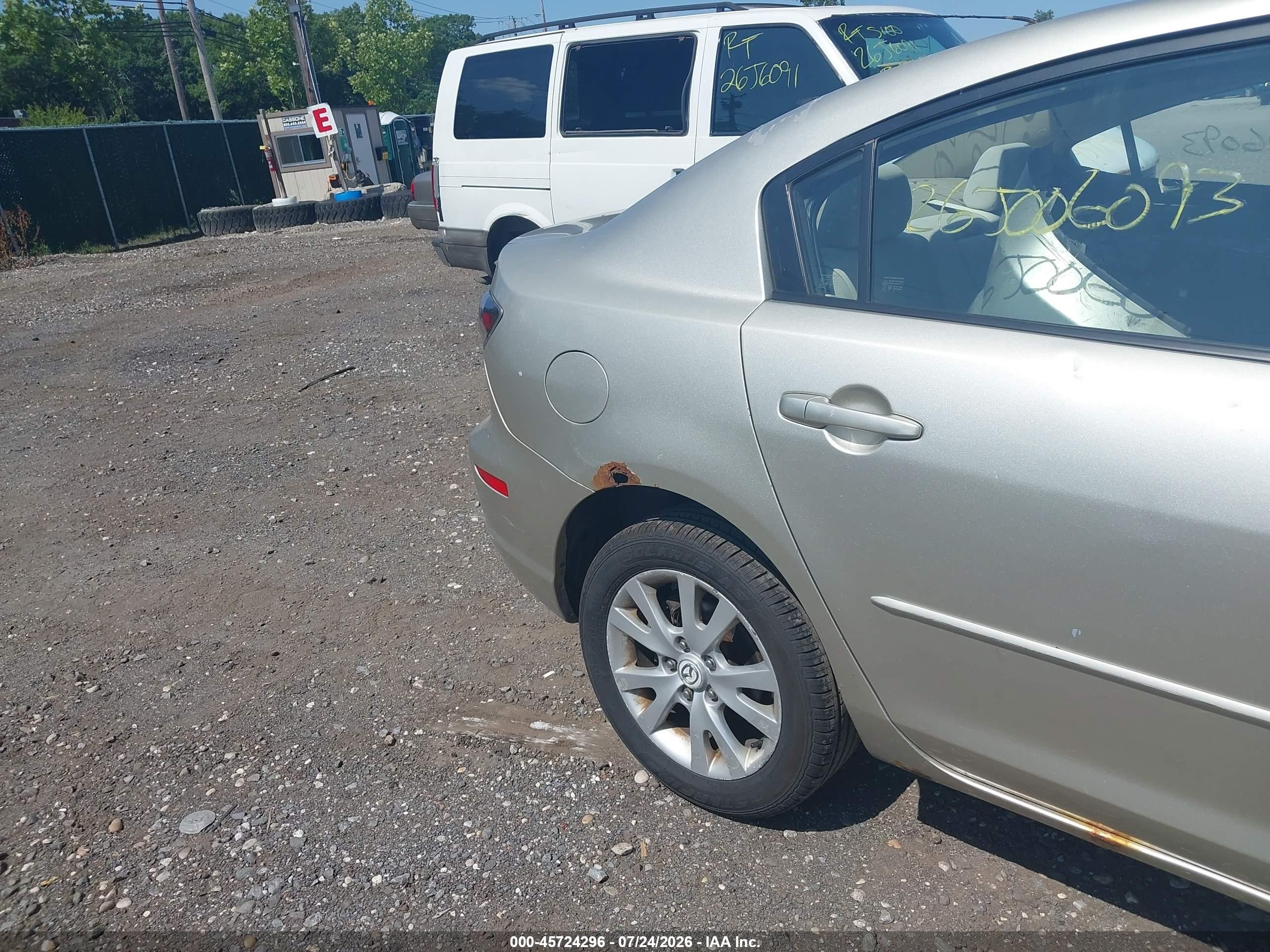 2007 Mazda Mazda3 I Silver vin: JM1BK32F671690430