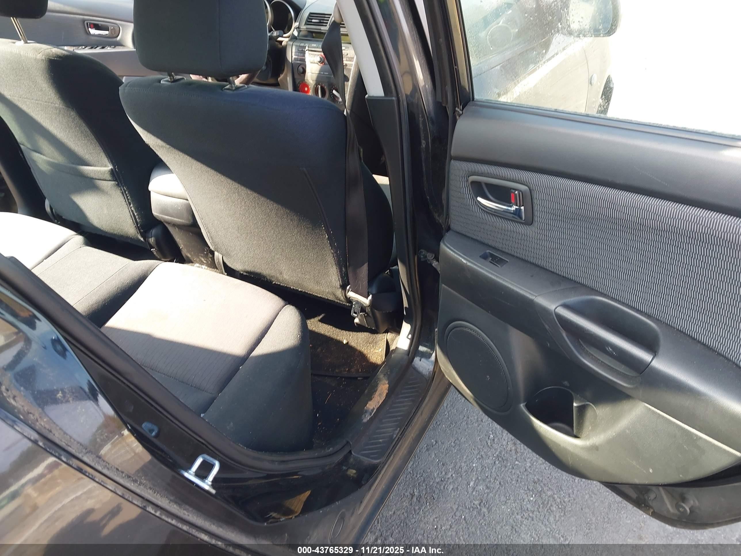 2009 Mazda Mazda3 I Black vin: JM1BK32F691194532