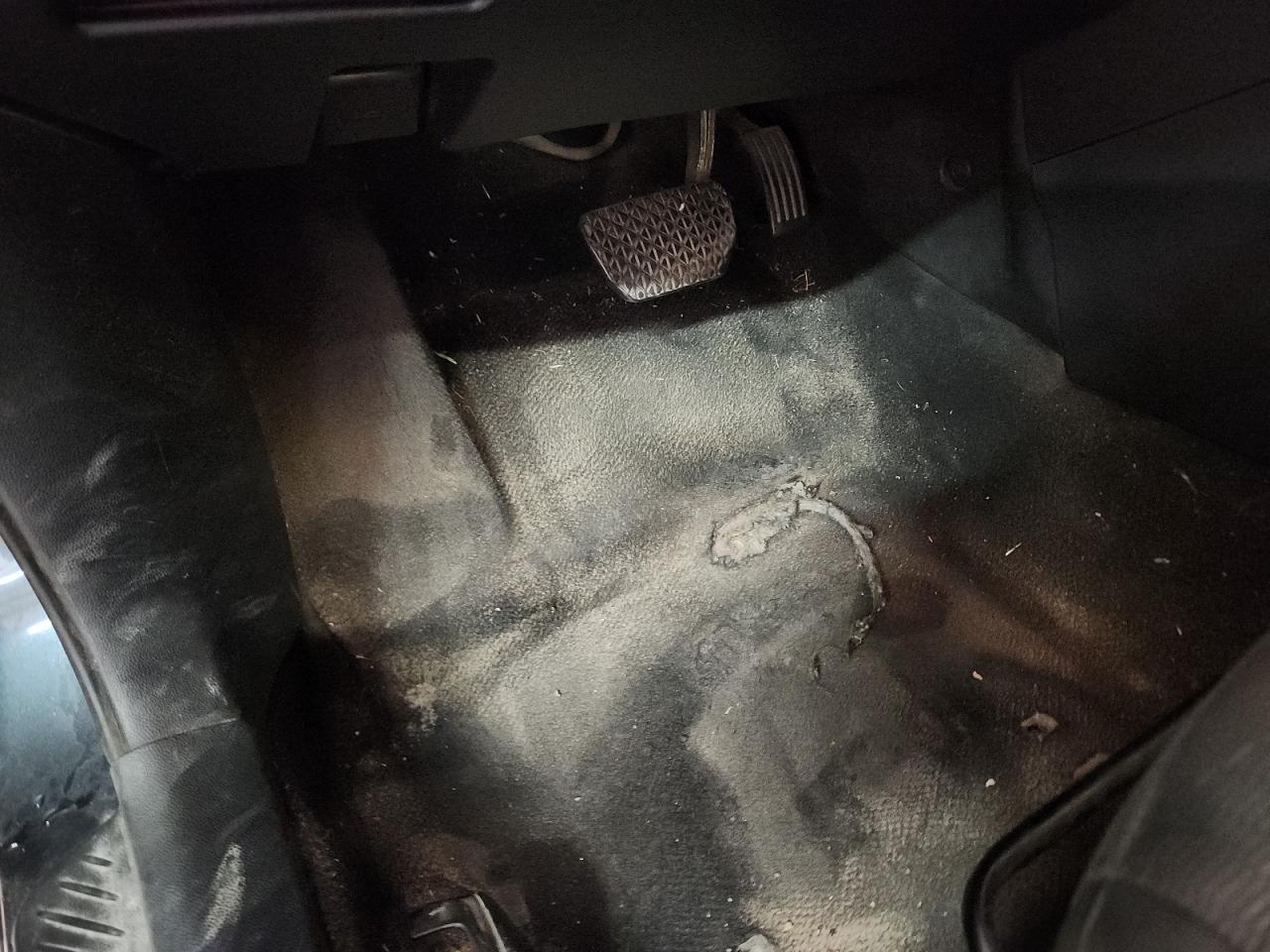 2008 Mazda 3 Blue vin: JM1BK32F781114413 Damage: Left Front Carpet, Torn, 1 To 2 Inches