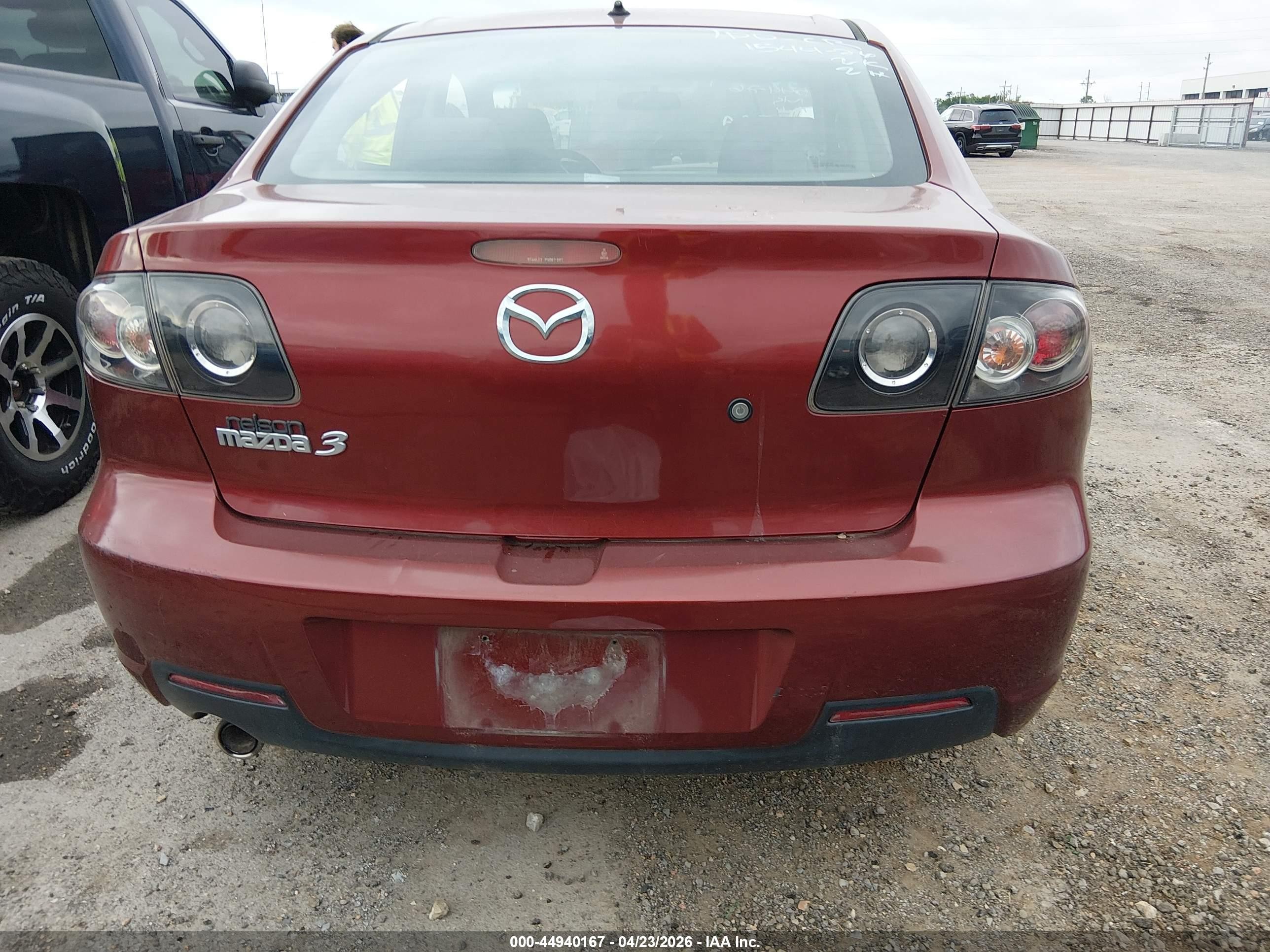 2008 Mazda Mazda3 I Touring Value Red vin: JM1BK32F881183773