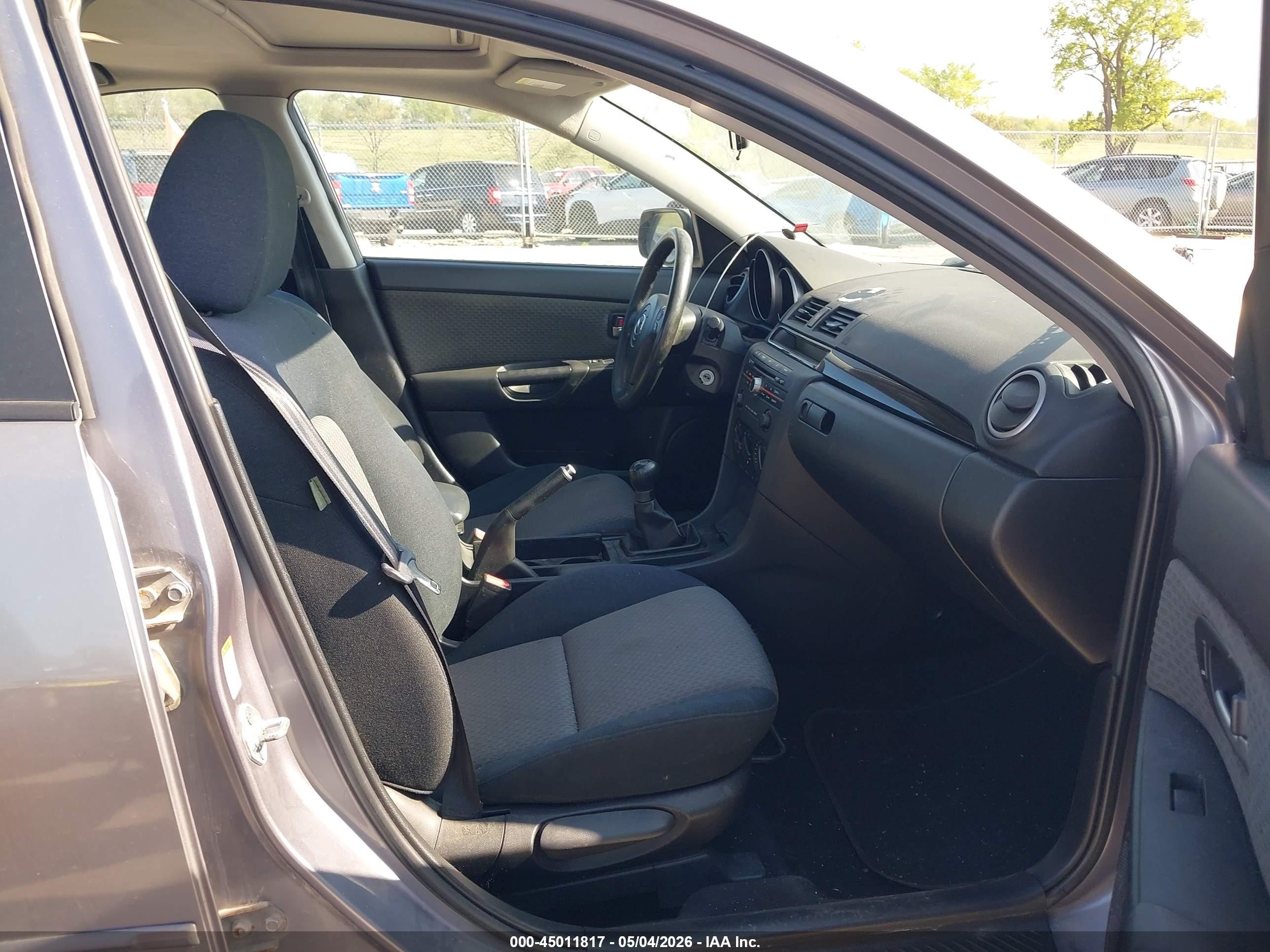 2006 Mazda Mazda3 I Silver vin: JM1BK32F961525650