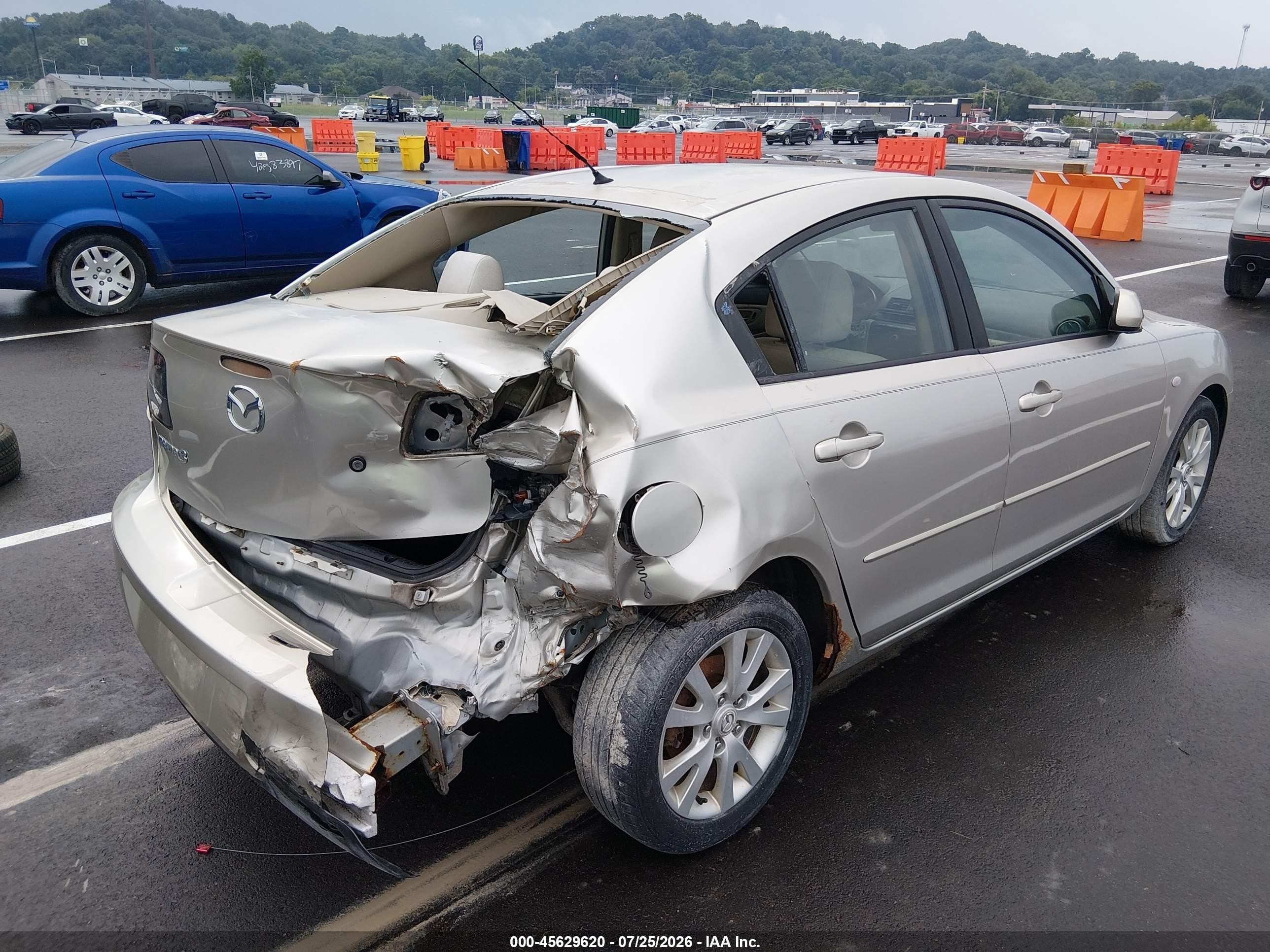 2008 Mazda Mazda3 I Gray vin: JM1BK32F981795013