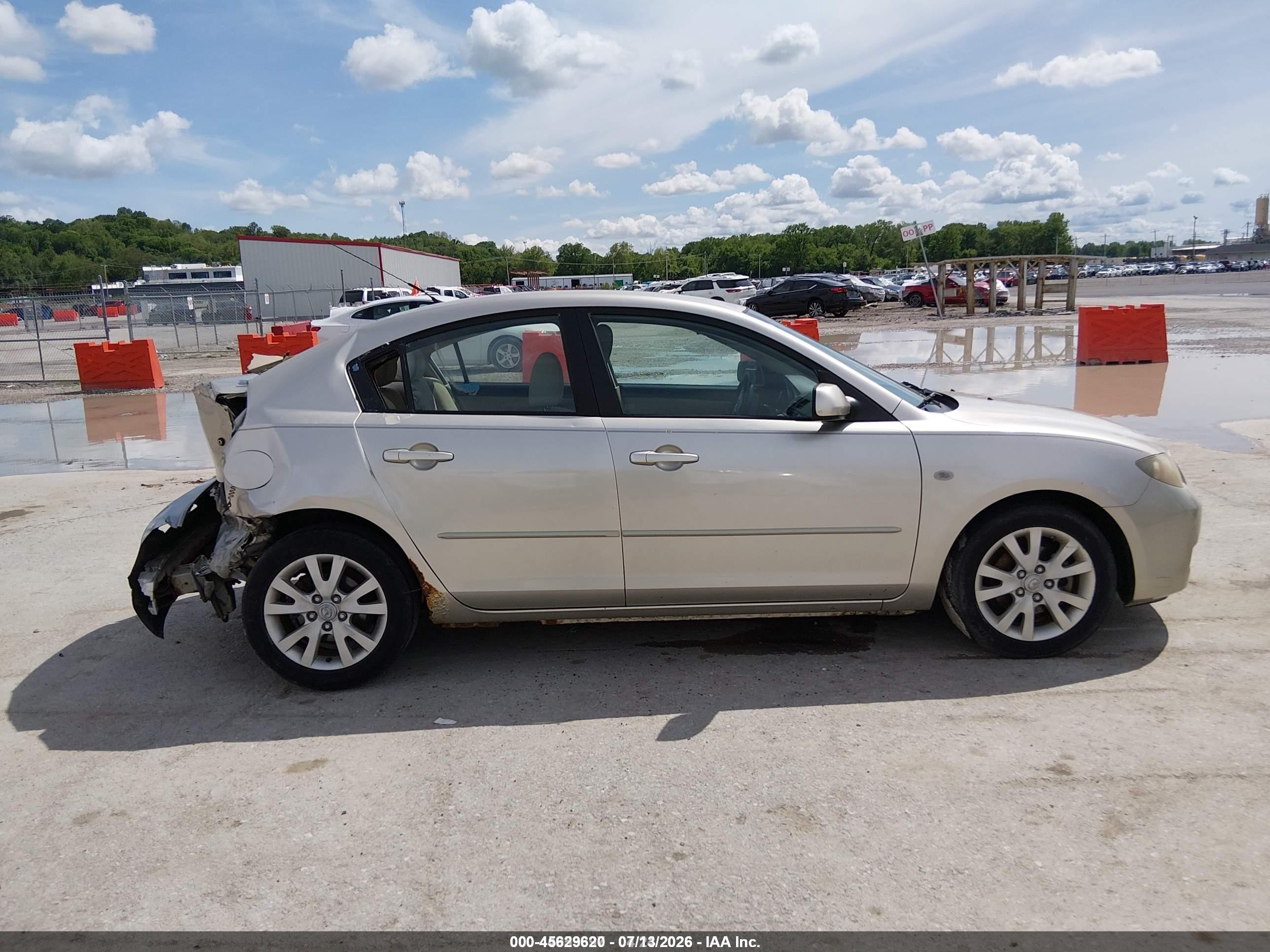 2008 Mazda Mazda3 I Gray vin: JM1BK32F981795013