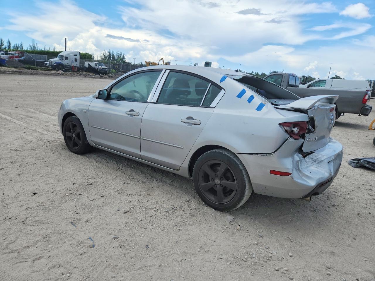 2005 Mazda 3 I Silver vin: JM1BK32FX51227204