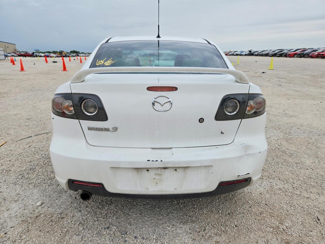 2008 Mazda 3 I White vin: JM1BK32FX81831582