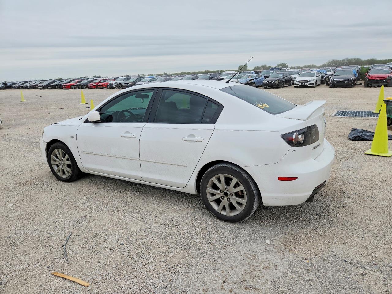 2008 Mazda 3 I White vin: JM1BK32FX81831582