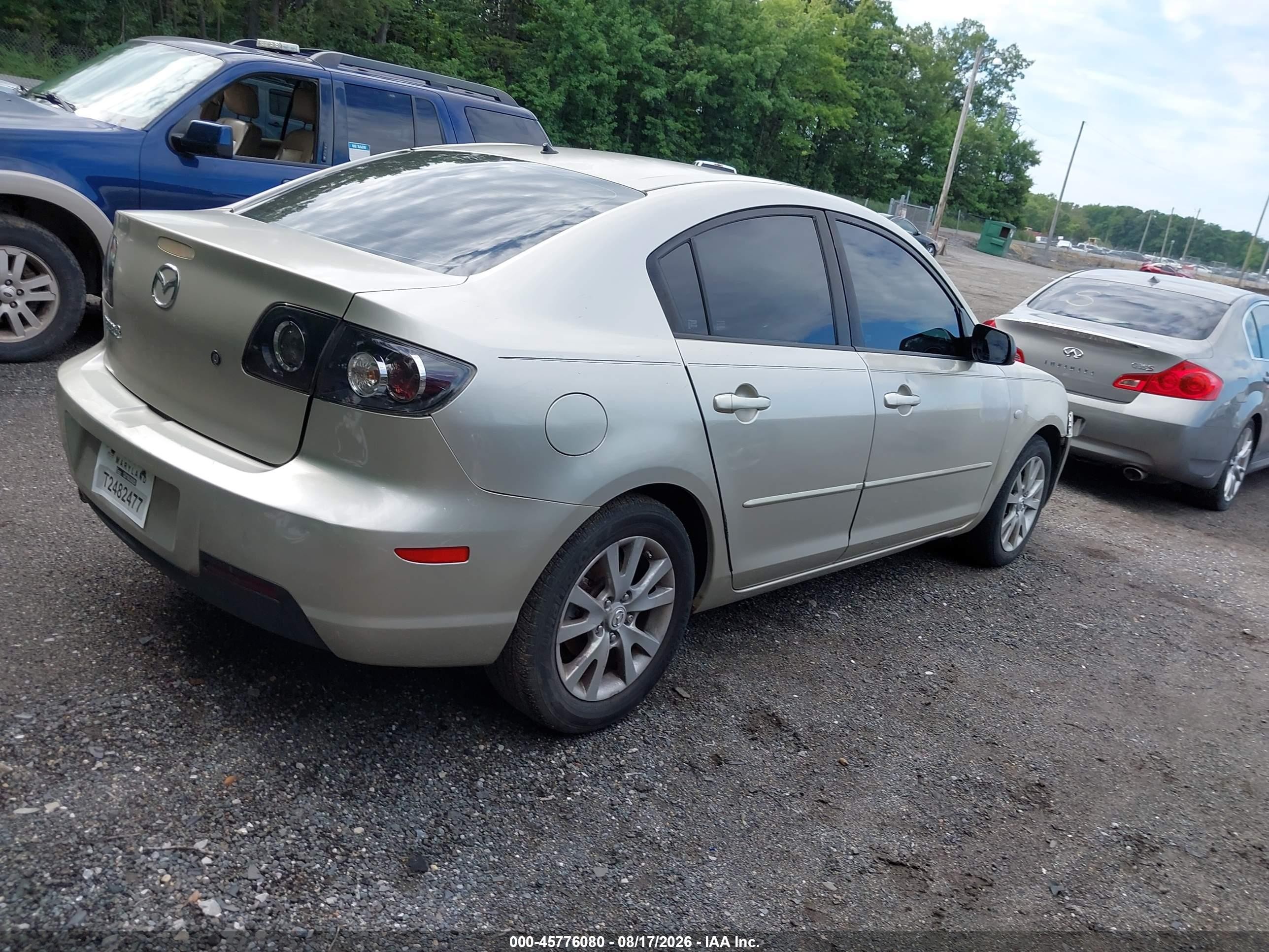 2008 Mazda Mazda3 I Gold vin: JM1BK32G281785867