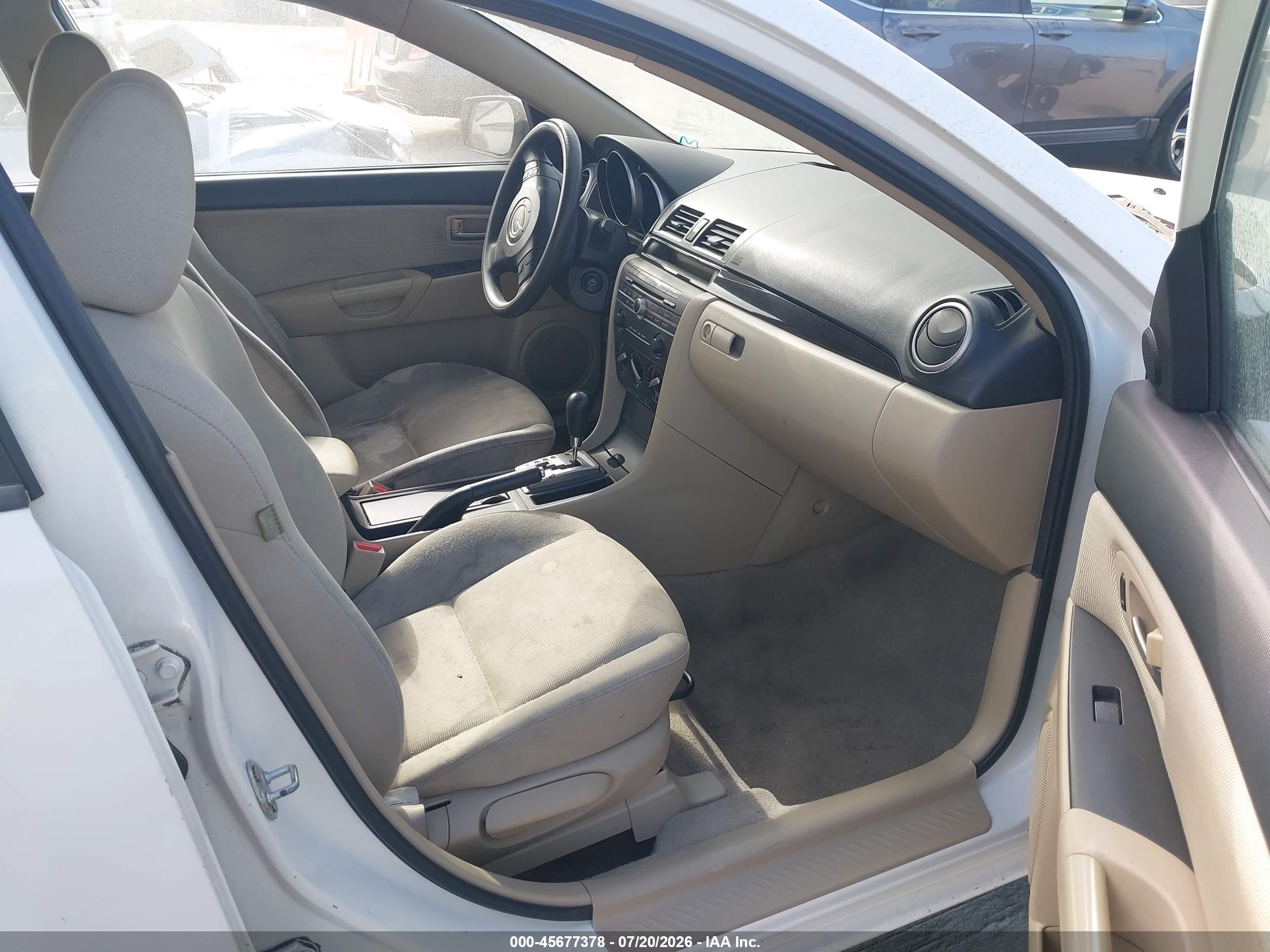 2007 Mazda Mazda3 I White vin: JM1BK32G371773791