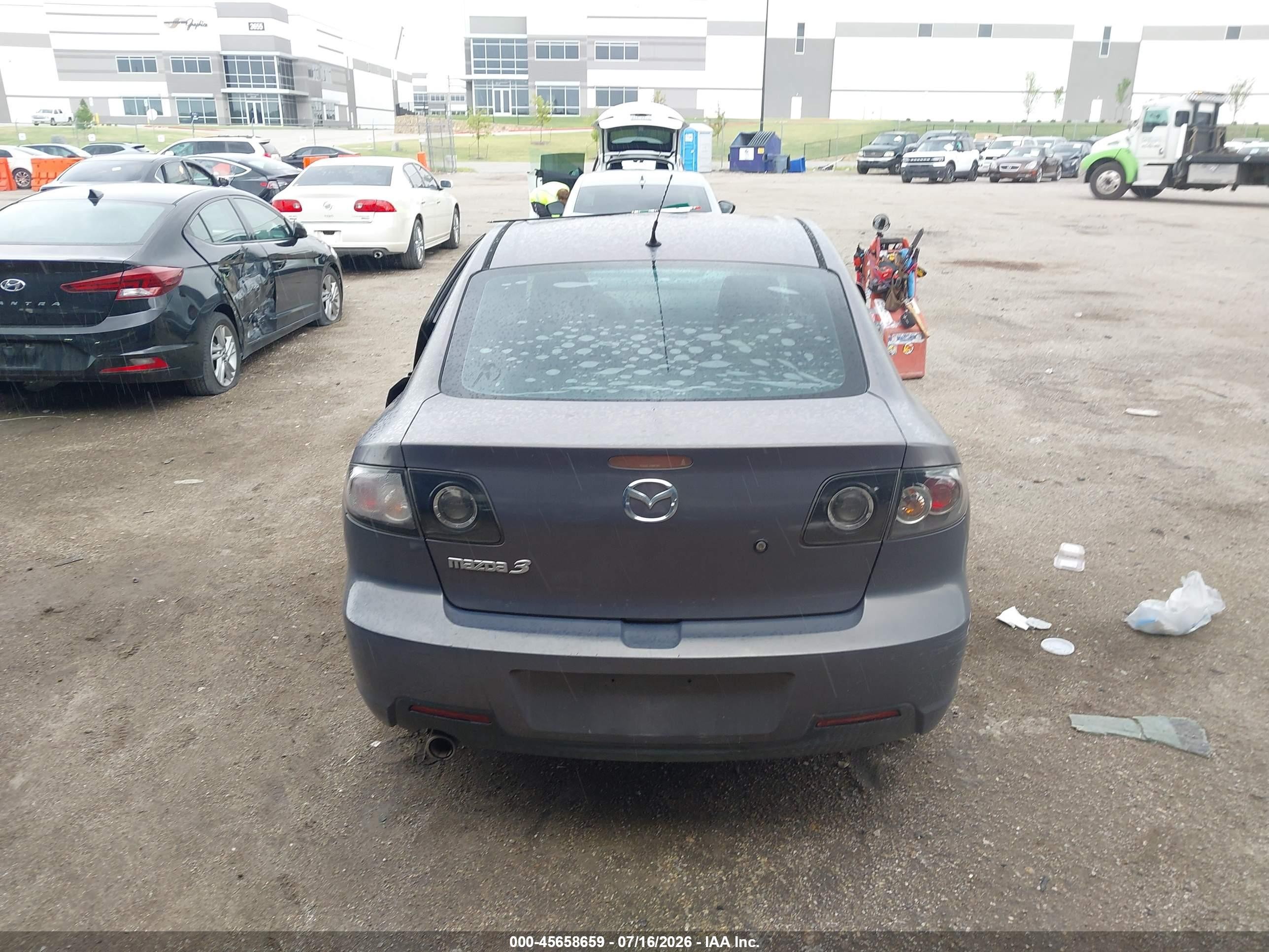 2008 Mazda Mazda3 I Gray vin: JM1BK32G381815376