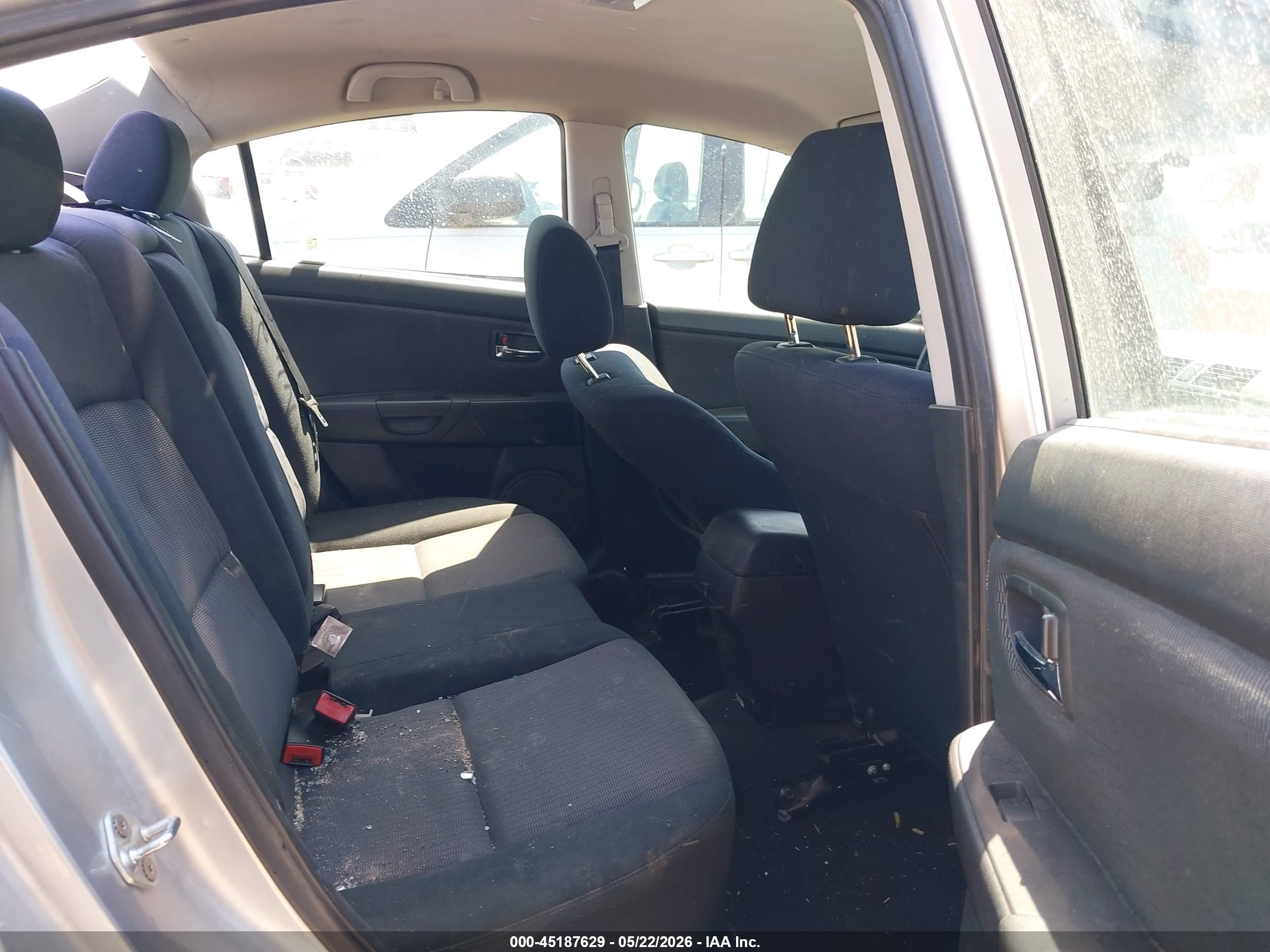 2009 Mazda Mazda3 I Silver vin: JM1BK32G391247437