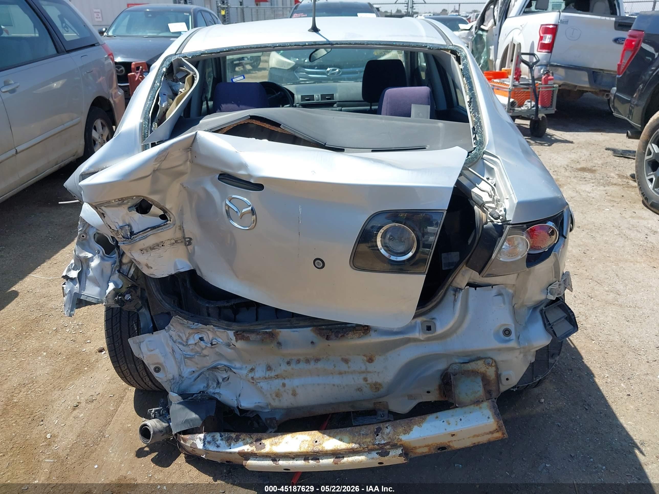 2009 Mazda Mazda3 I Silver vin: JM1BK32G391247437