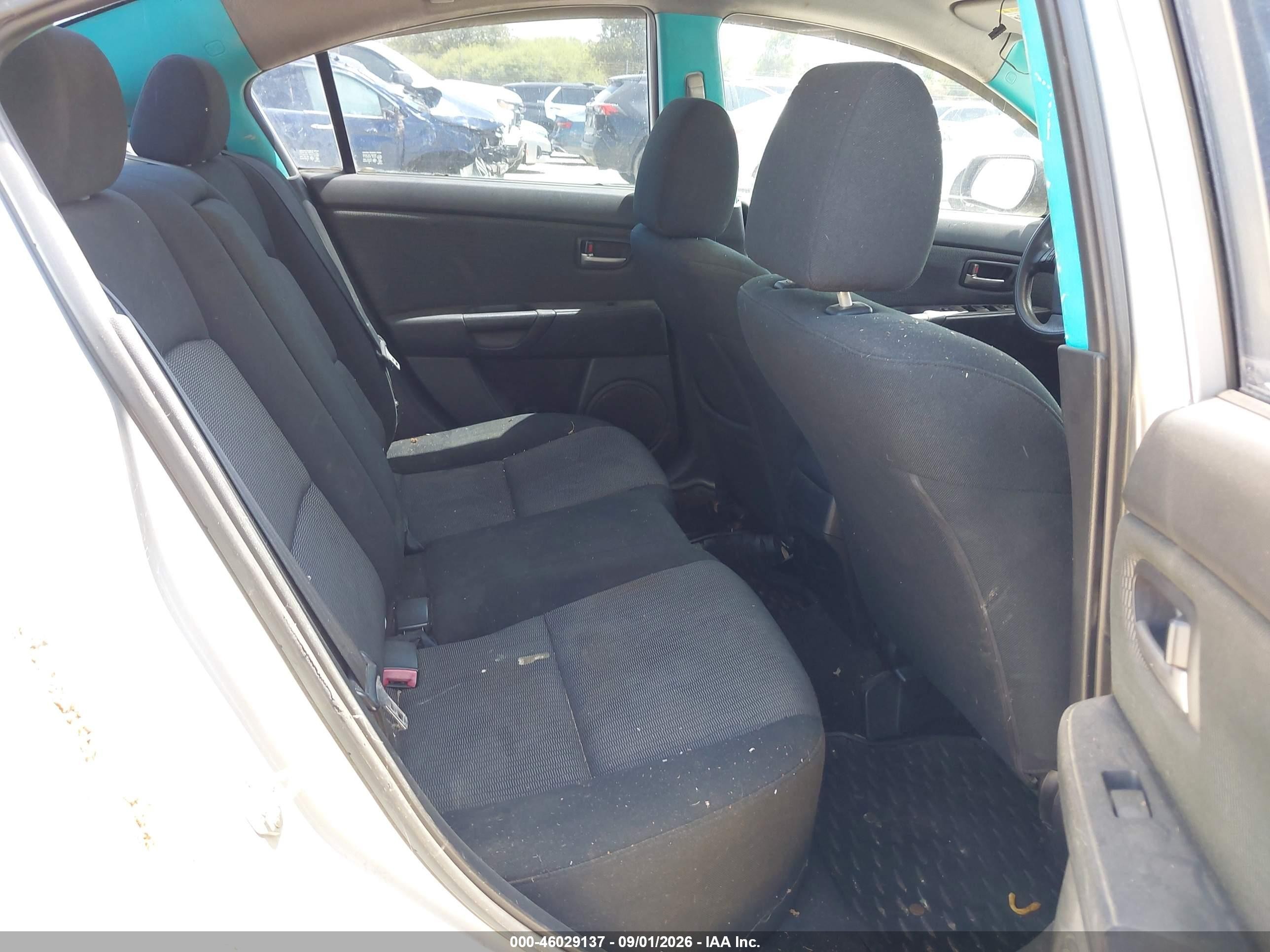 2007 Mazda Mazda3 I Серебряный vin: JM1BK32G471614231