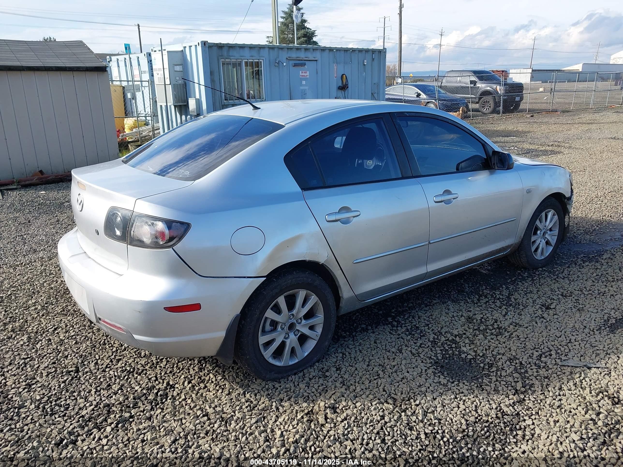2008 Mazda Mazda3 I Серебряный vin: JM1BK32G581863493