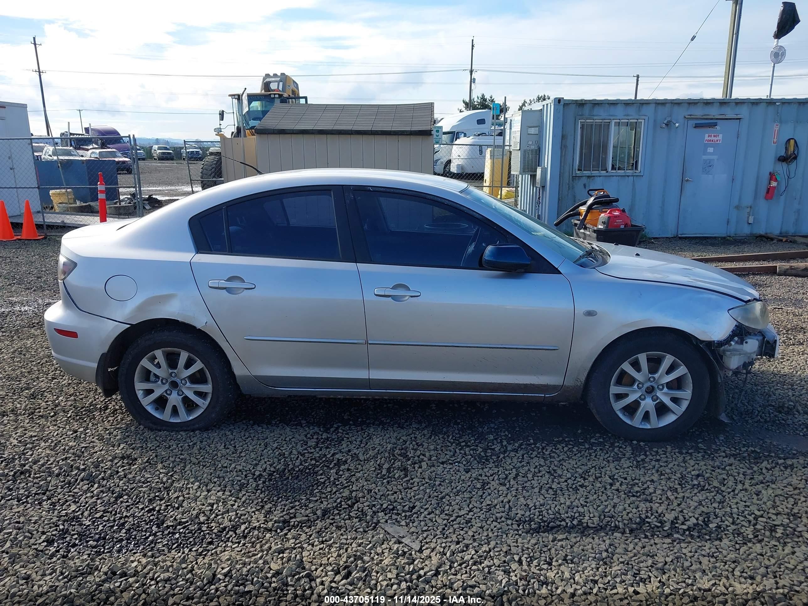 2008 Mazda Mazda3 I Серебряный vin: JM1BK32G581863493