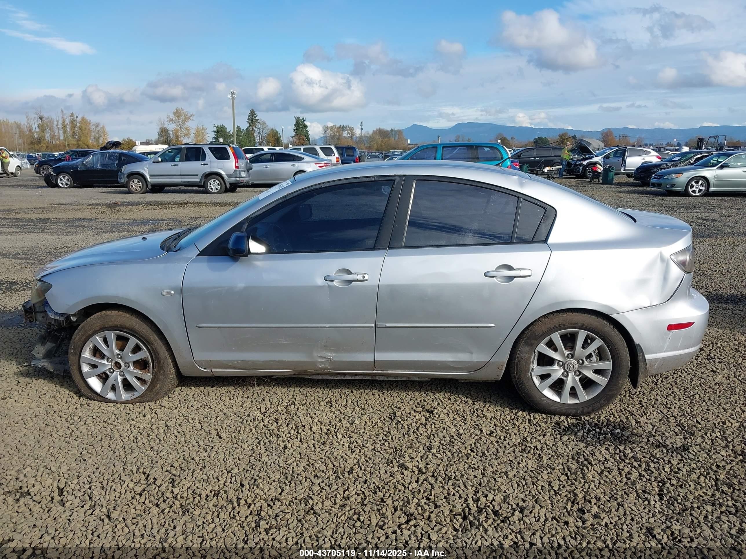 2008 Mazda Mazda3 I Серебряный vin: JM1BK32G581863493