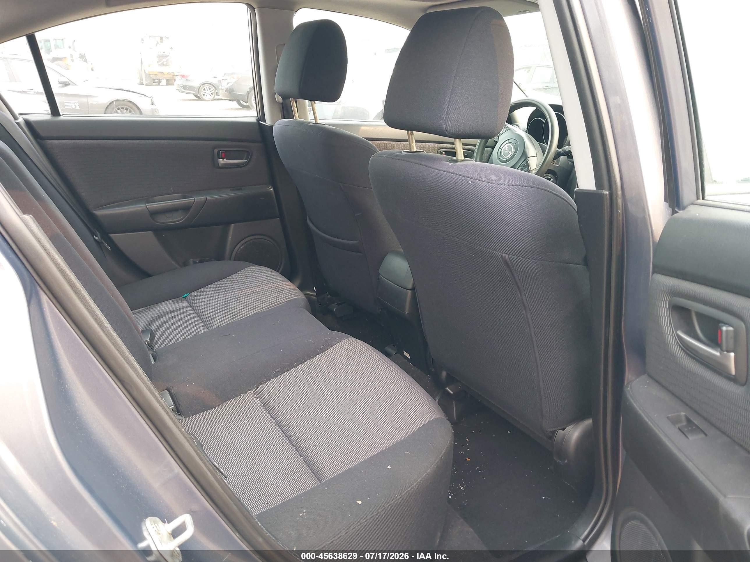 2008 Mazda Mazda3 I Gray vin: JM1BK32G681811788