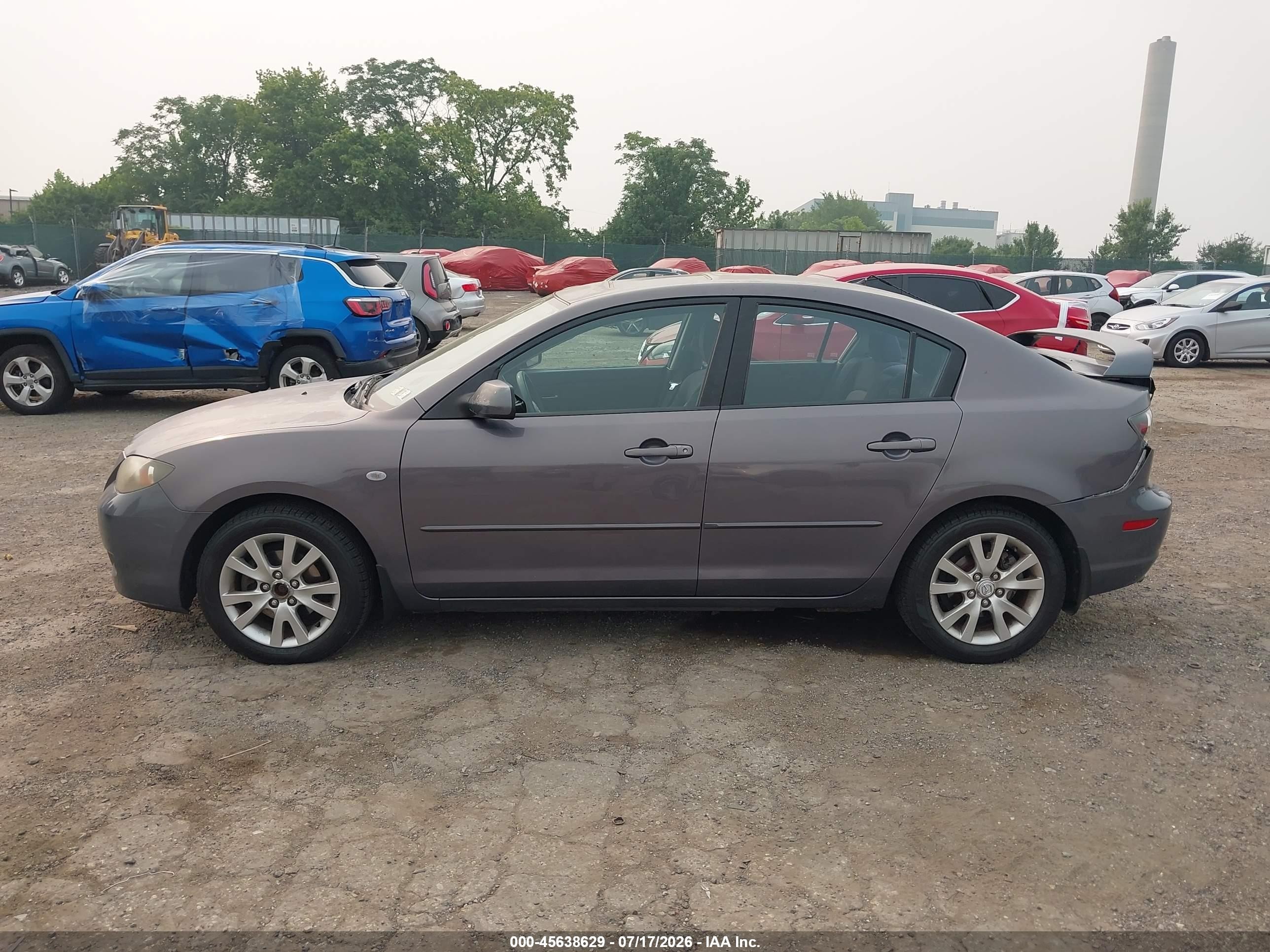 2008 Mazda Mazda3 I Gray vin: JM1BK32G681811788