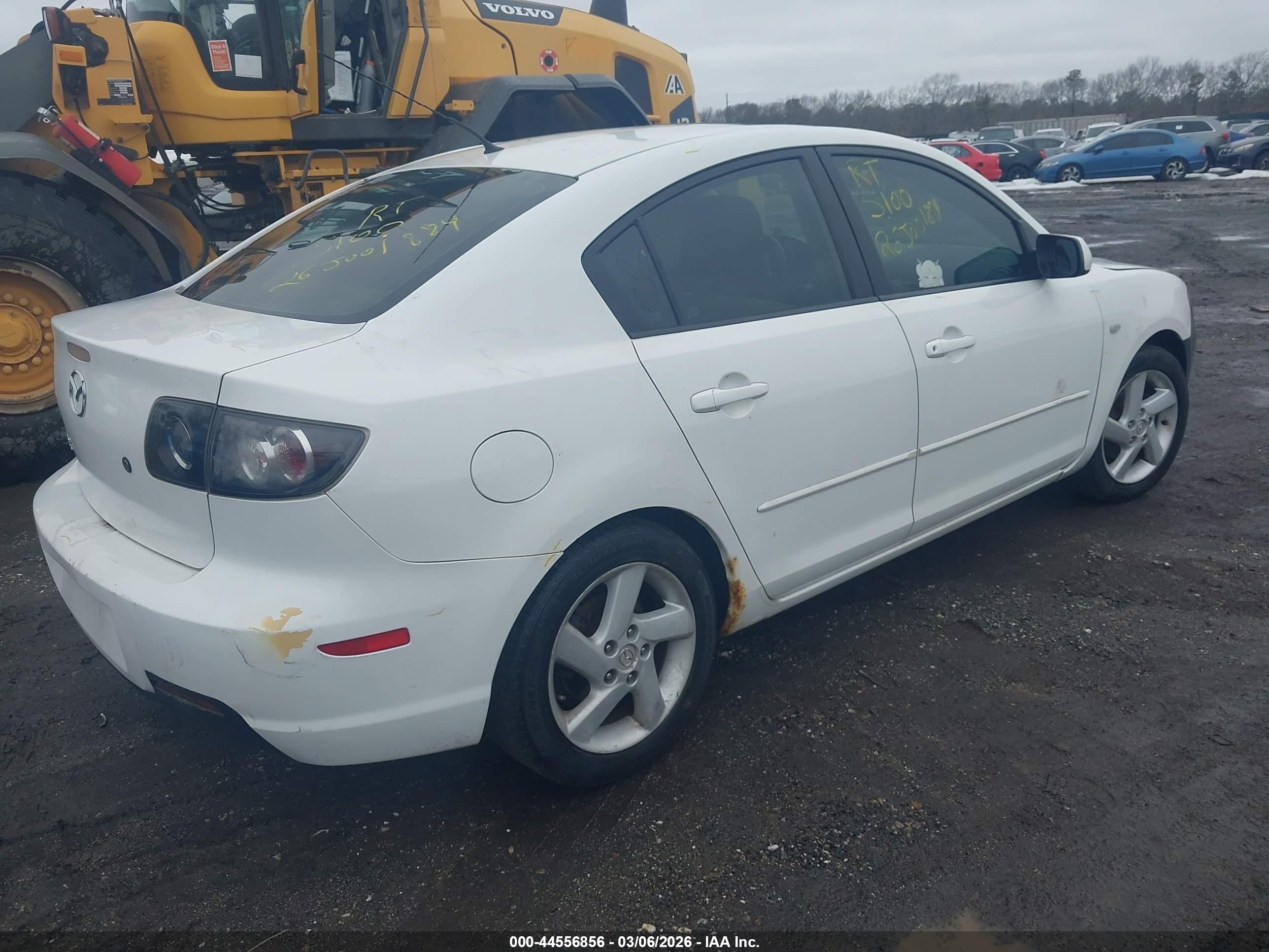 2008 Mazda Mazda3 I Sport White vin: JM1BK32G681863910