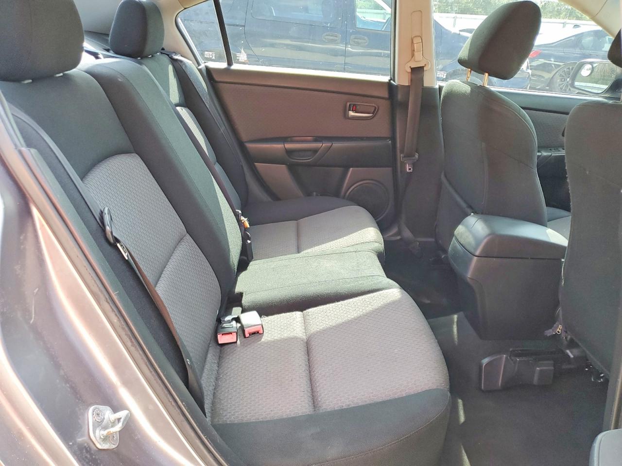 2006 Mazda 3 I Silver vin: JM1BK32G761467398