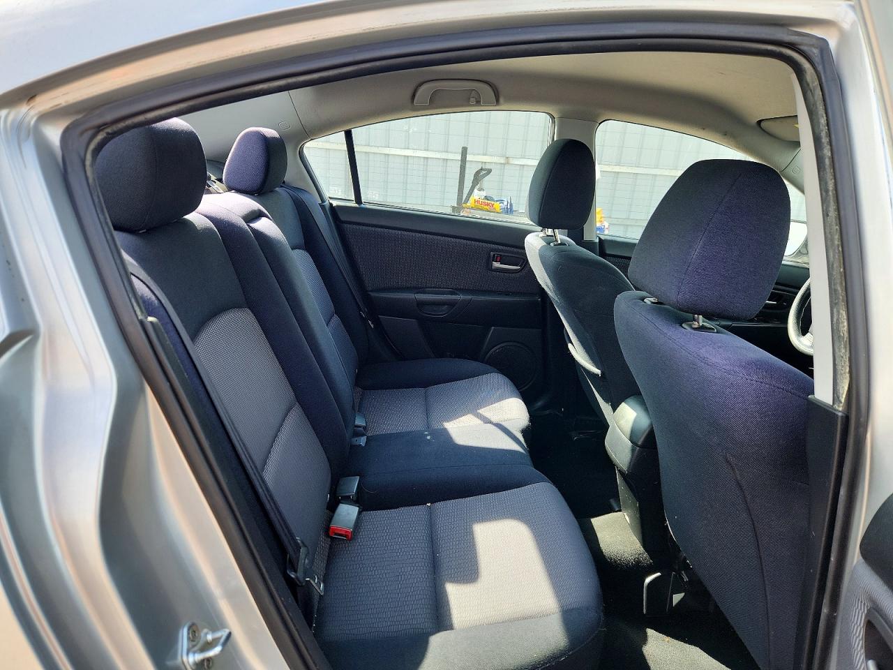 2008 Mazda 3 I Silver vin: JM1BK32G881877873