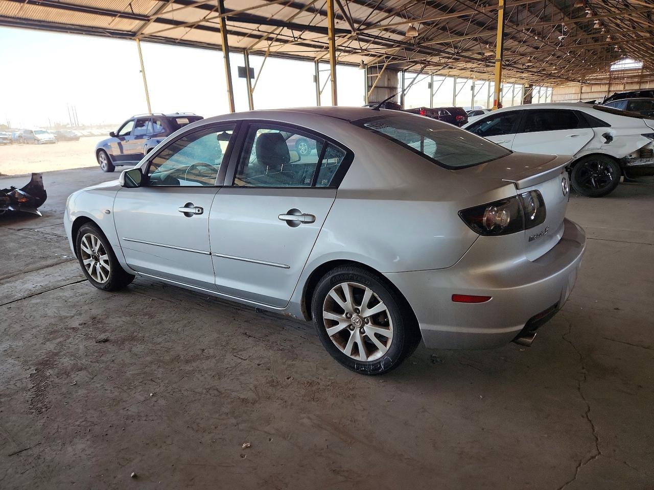 2008 Mazda 3 Серебряный vin: JM1BK32G981802017