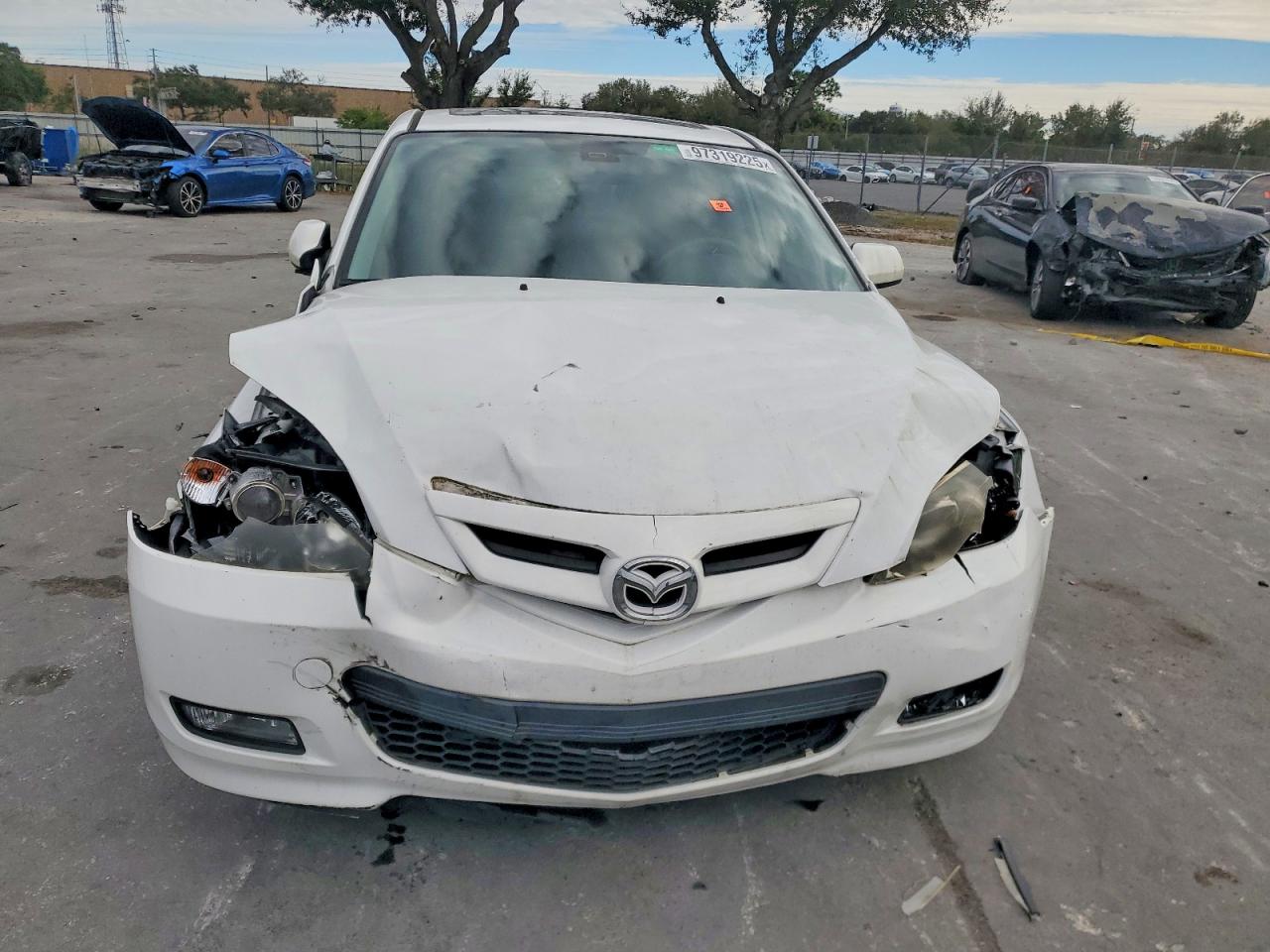 2007 Mazda 3 Hatchback White vin: JM1BK343071699868