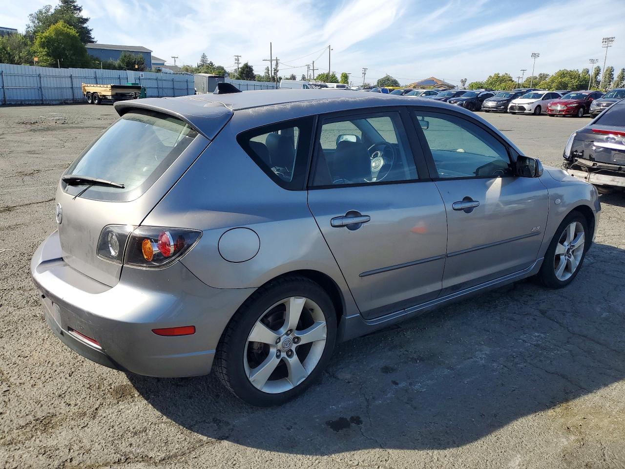 2005 Mazda 3 Hatchback Silver vin: JM1BK343151324228