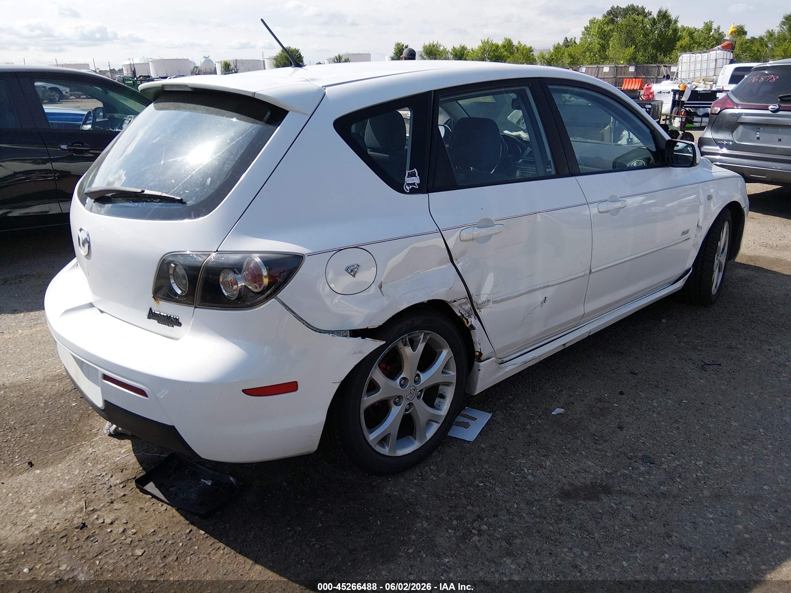 2007 Mazda Mazda3 S Touring White vin: JM1BK343171643664