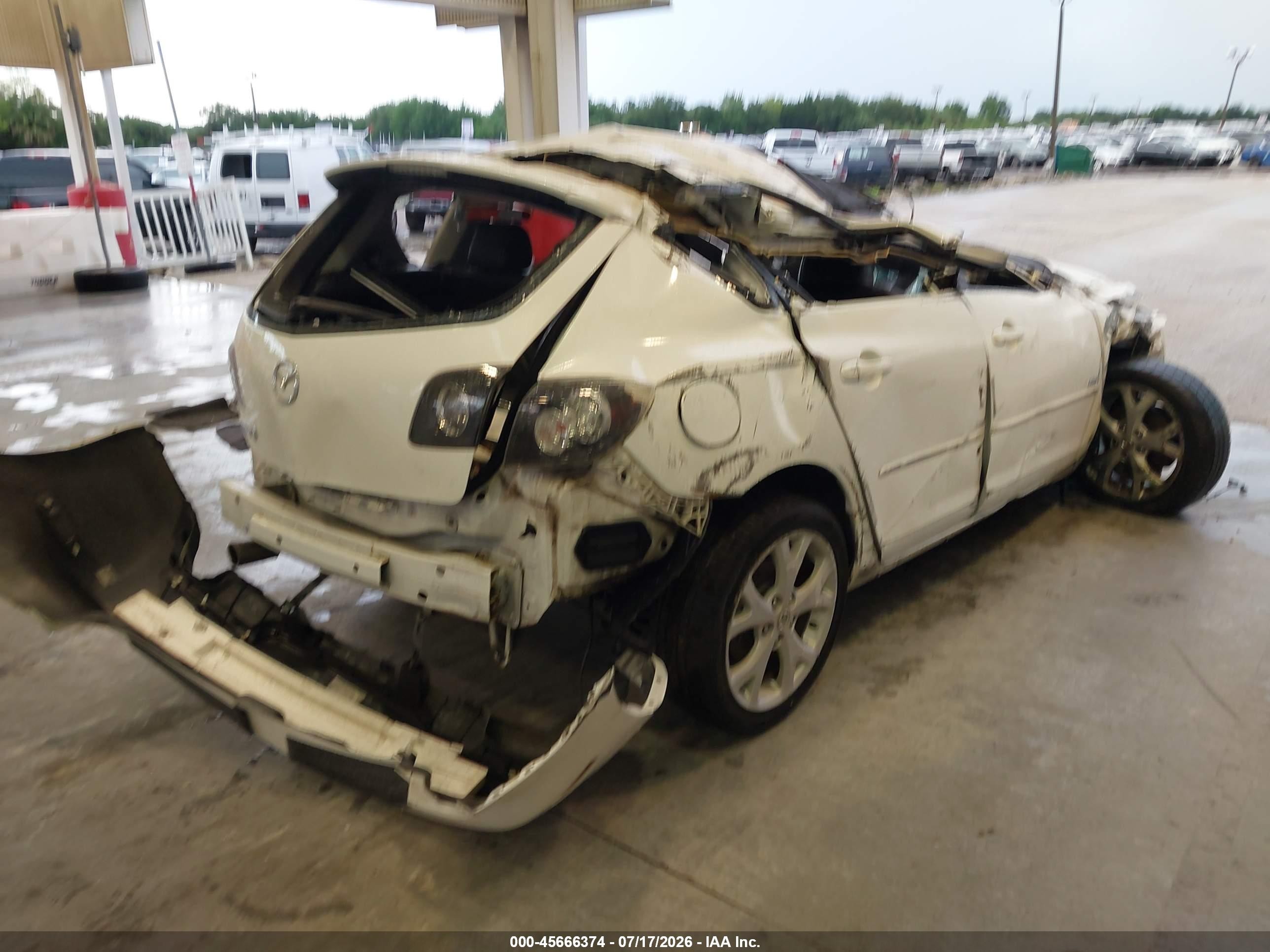 2007 Mazda Mazda3 S Grand Touring White vin: JM1BK343271767071