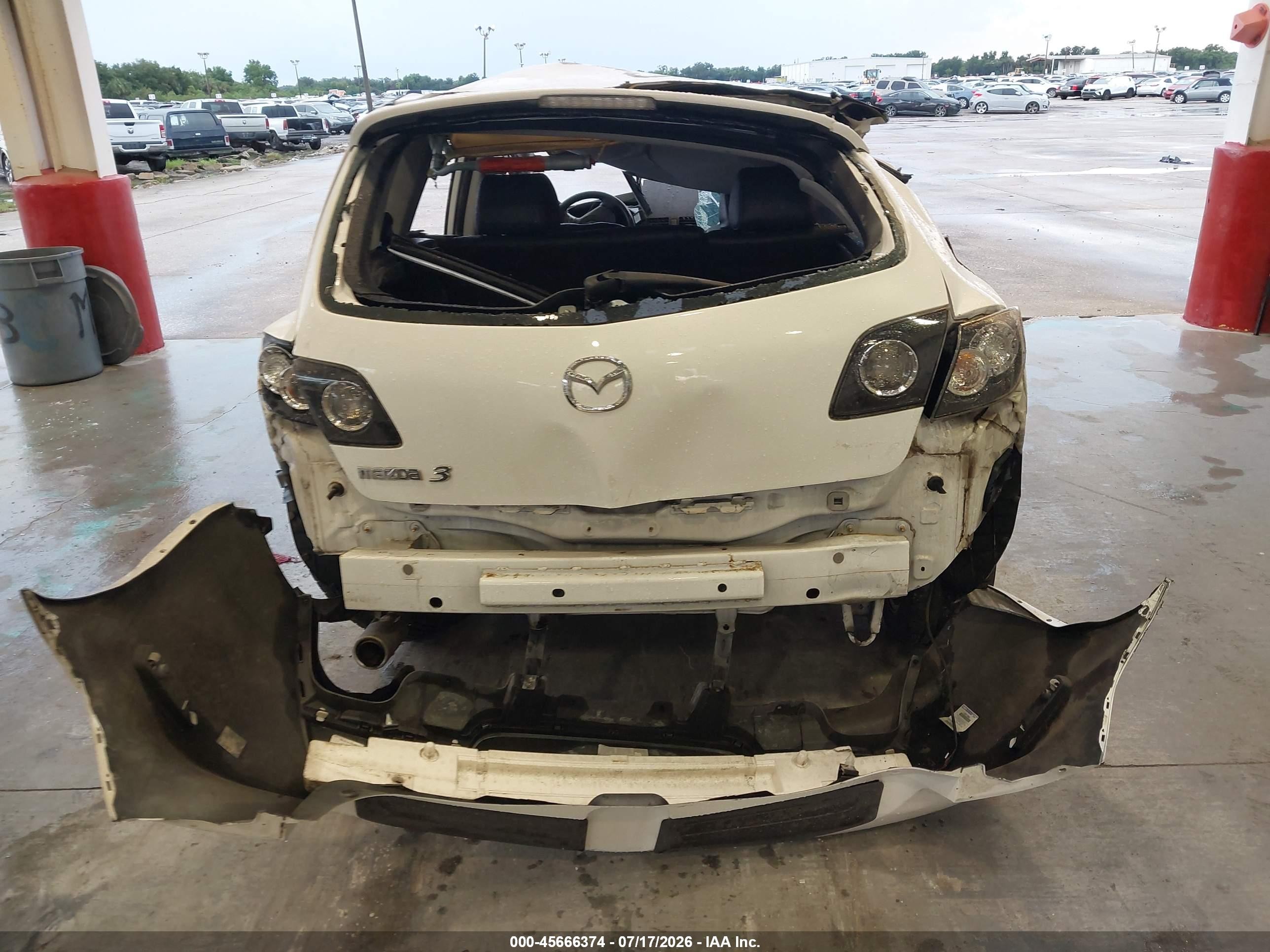 2007 Mazda Mazda3 S Grand Touring White vin: JM1BK343271767071