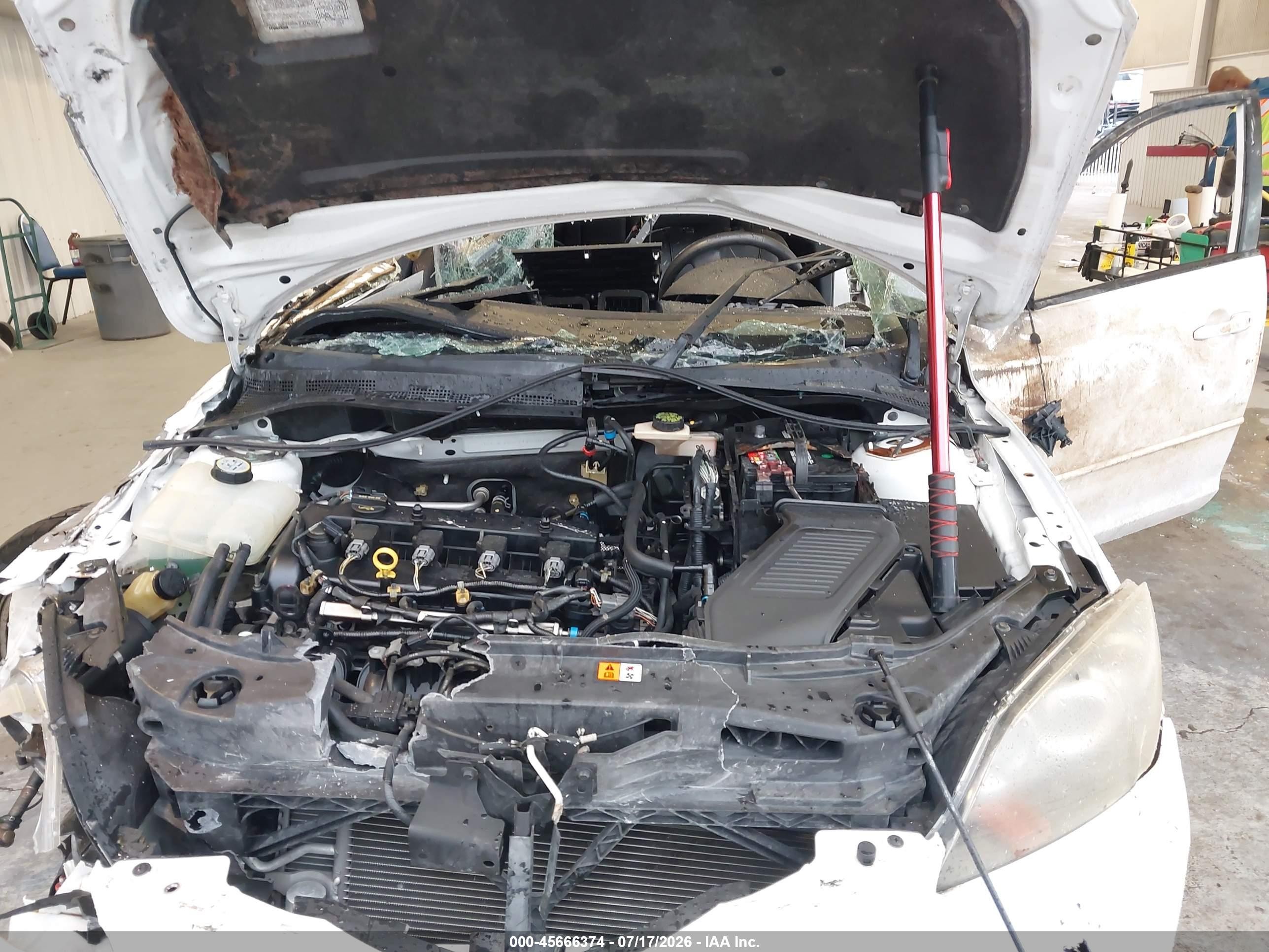 2007 Mazda Mazda3 S Grand Touring White vin: JM1BK343271767071
