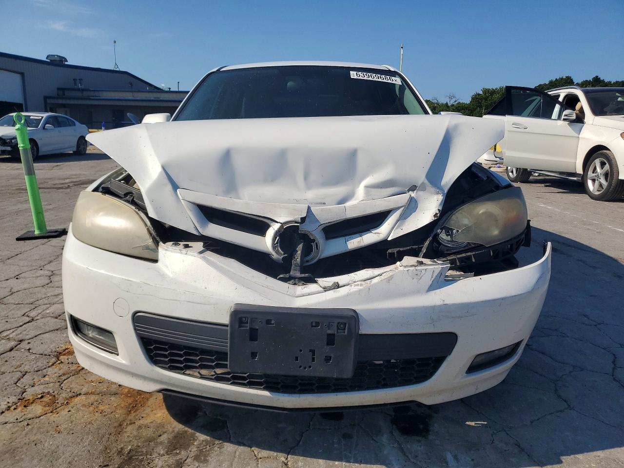 2008 Mazda 3 Hatchback White vin: JM1BK343381173526