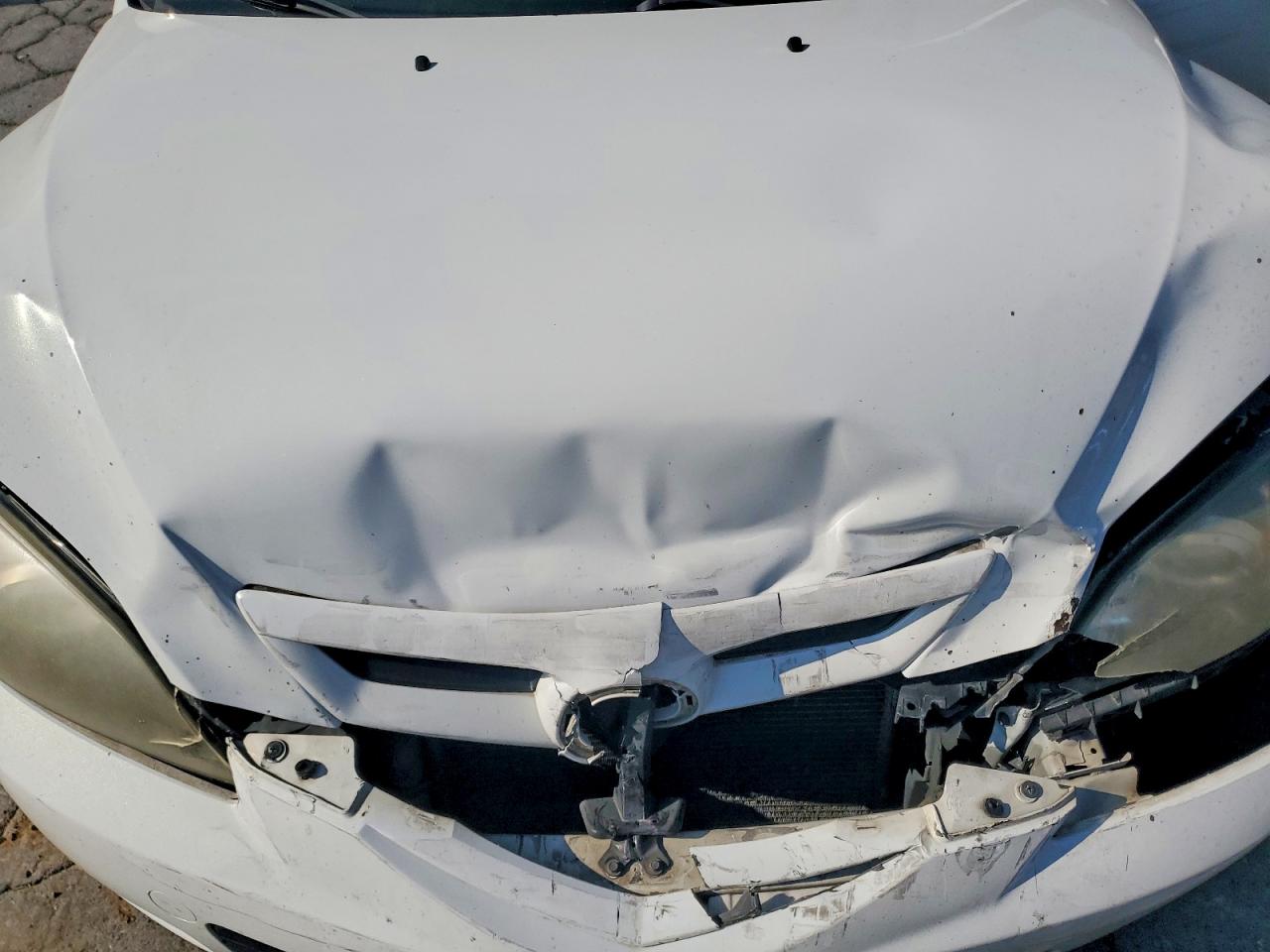 2008 Mazda 3 Hatchback White vin: JM1BK343381173526