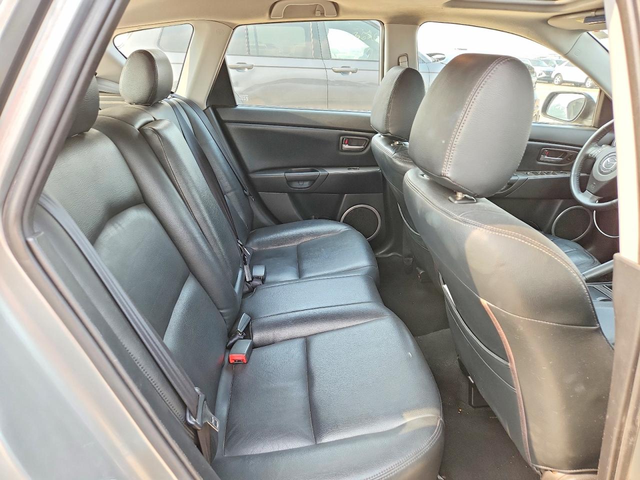 2007 Mazda 3 Hatchback Silver vin: JM1BK343571733903