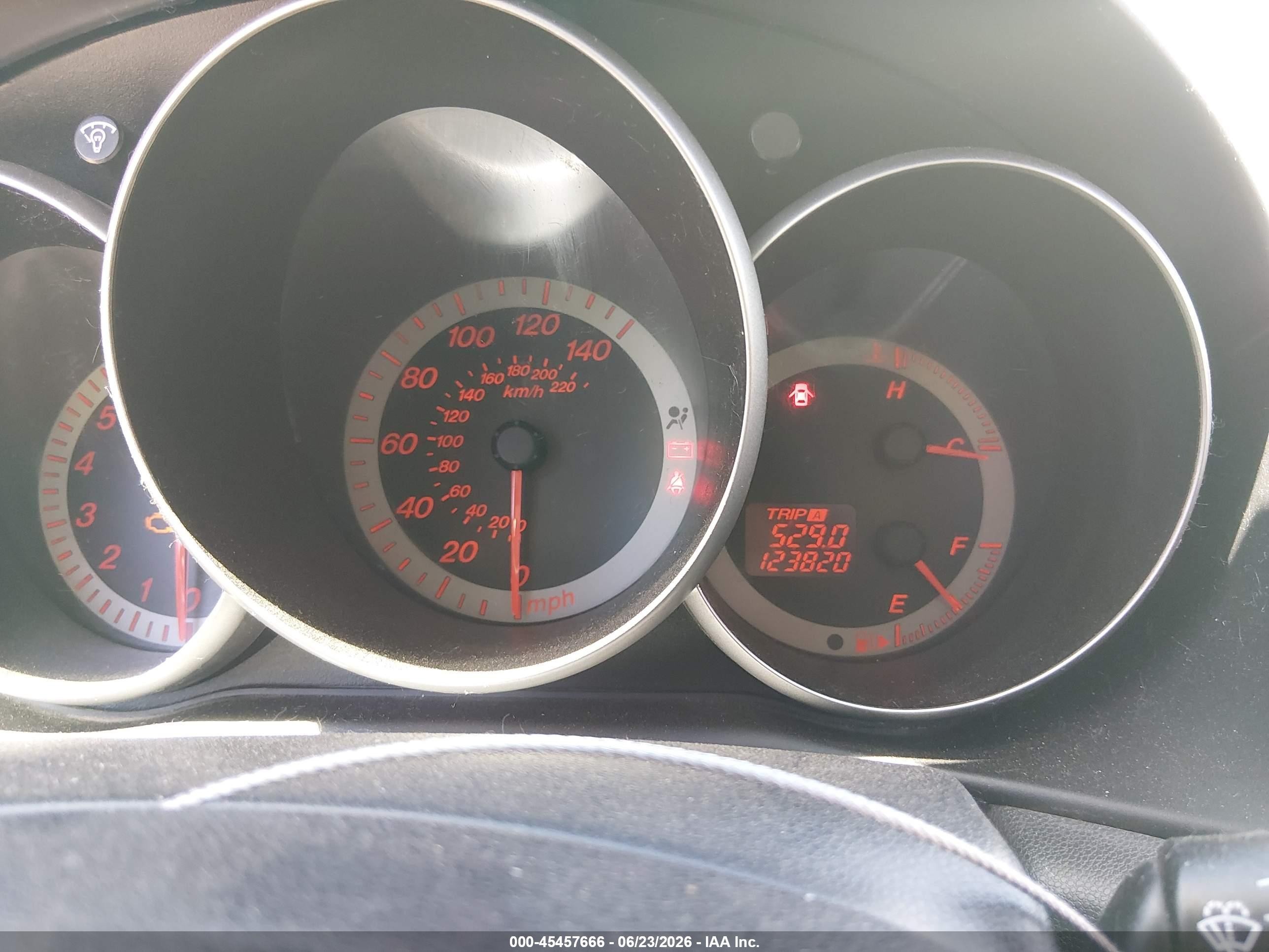 2008 Mazda Mazda3   White vin: JM1BK343581842718