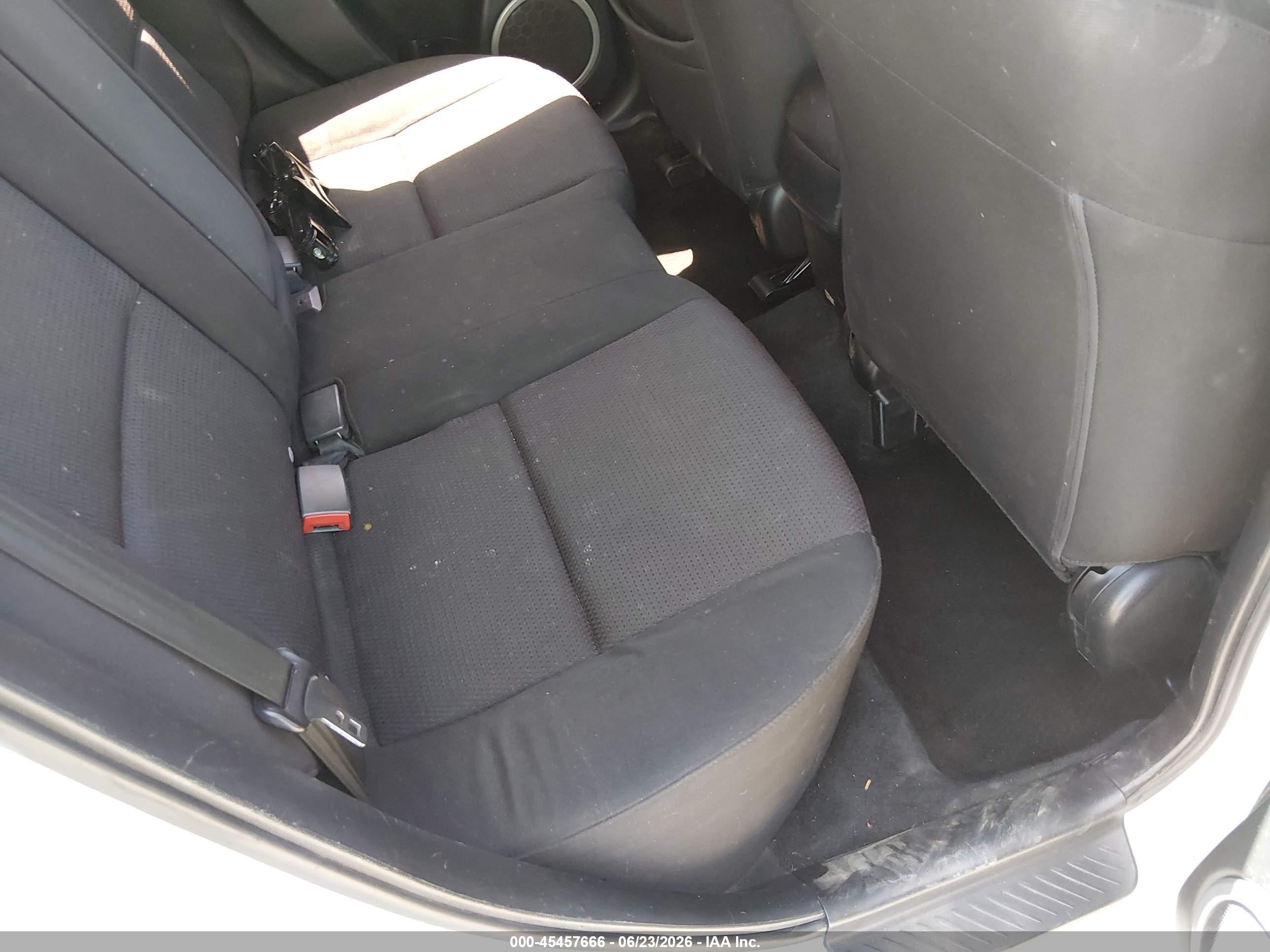 2008 Mazda Mazda3   White vin: JM1BK343581842718