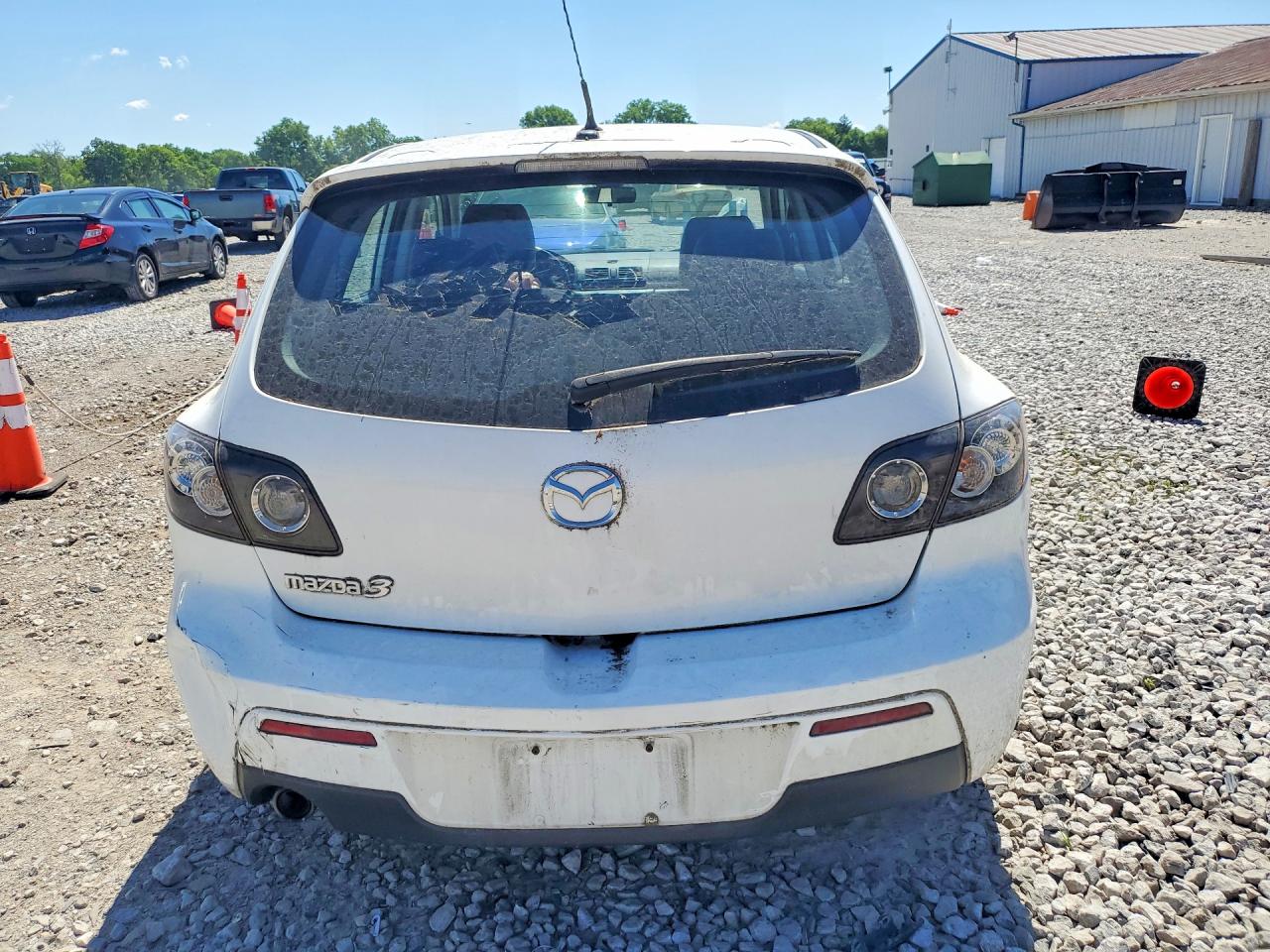 2008 Mazda 3 Hatchback Белый vin: JM1BK343681876408