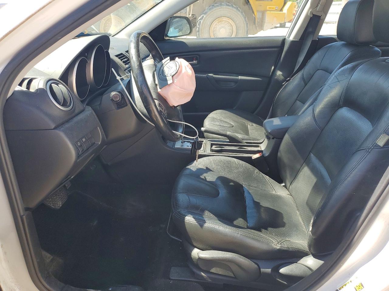 2008 Mazda 3 Hatchback Белый vin: JM1BK343681876408
