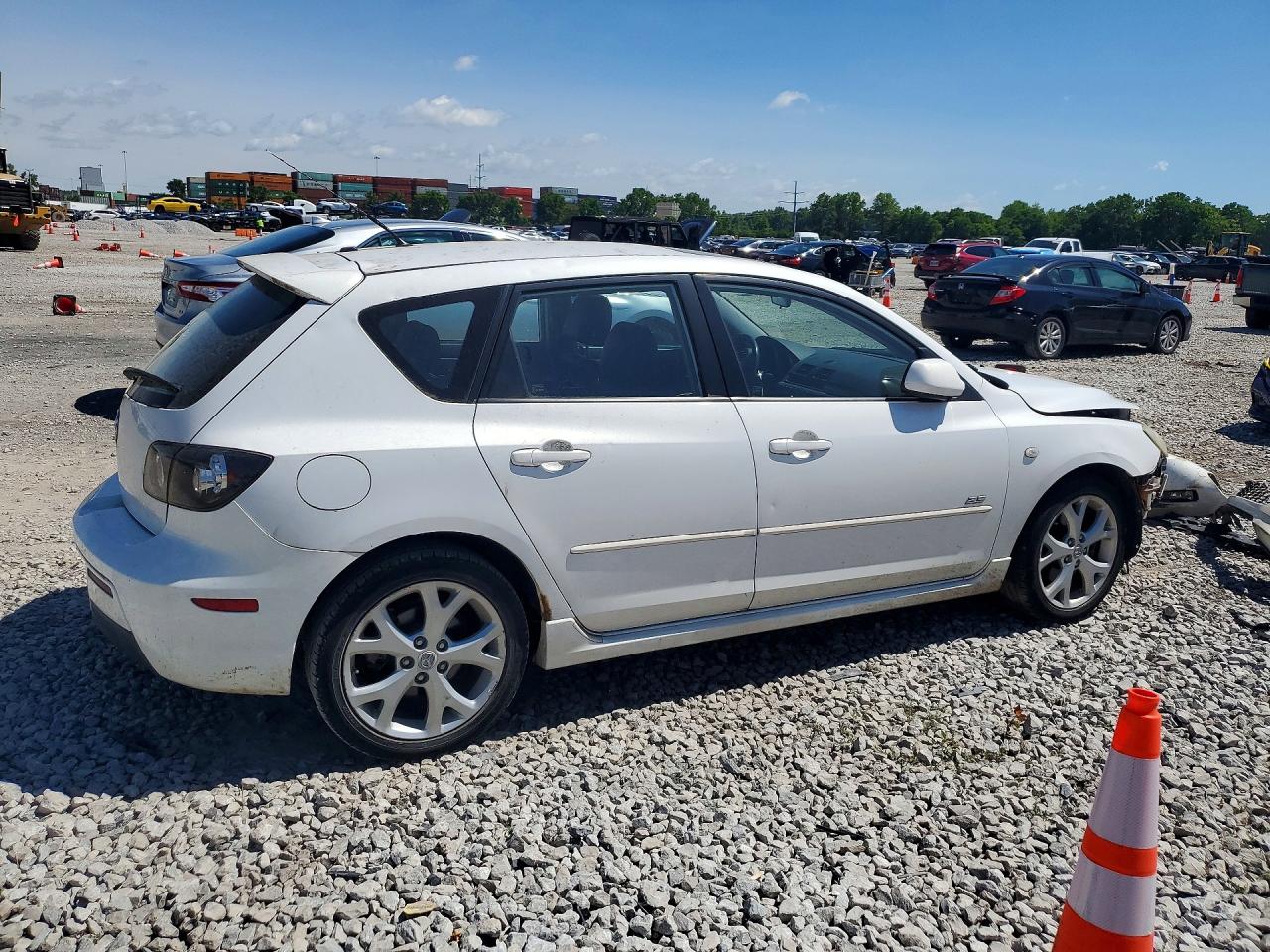 2008 Mazda 3 Hatchback Белый vin: JM1BK343681876408