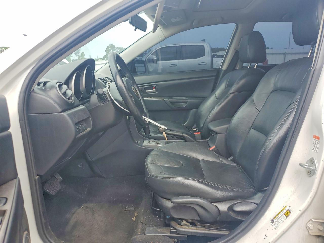 2007 Mazda 3 Hatchback White vin: JM1BK343771653700