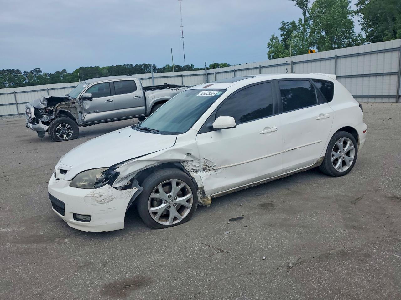 2007 Mazda 3 Hatchback White vin: JM1BK343771653700