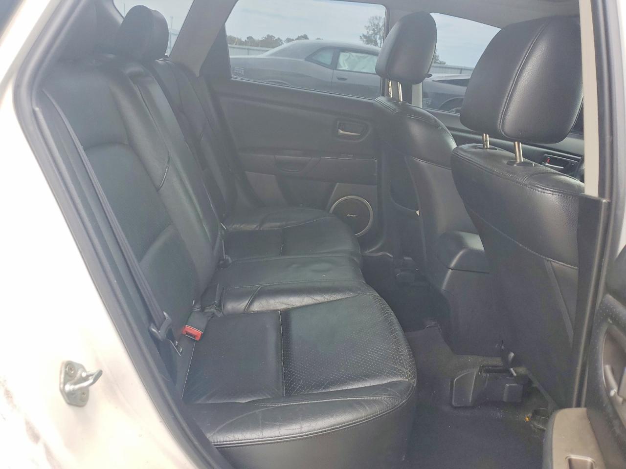 2007 Mazda 3 Hatchback White vin: JM1BK343771653700