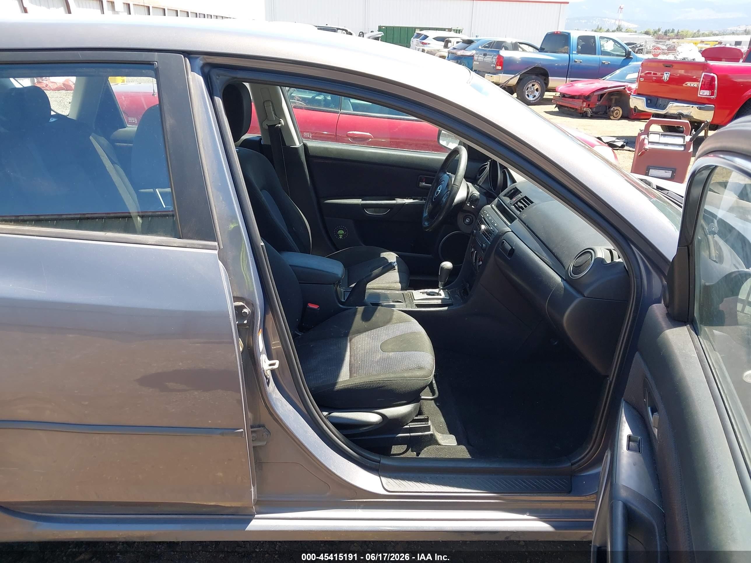 2008 Mazda Mazda3 S Touring Gray vin: JM1BK343781777676