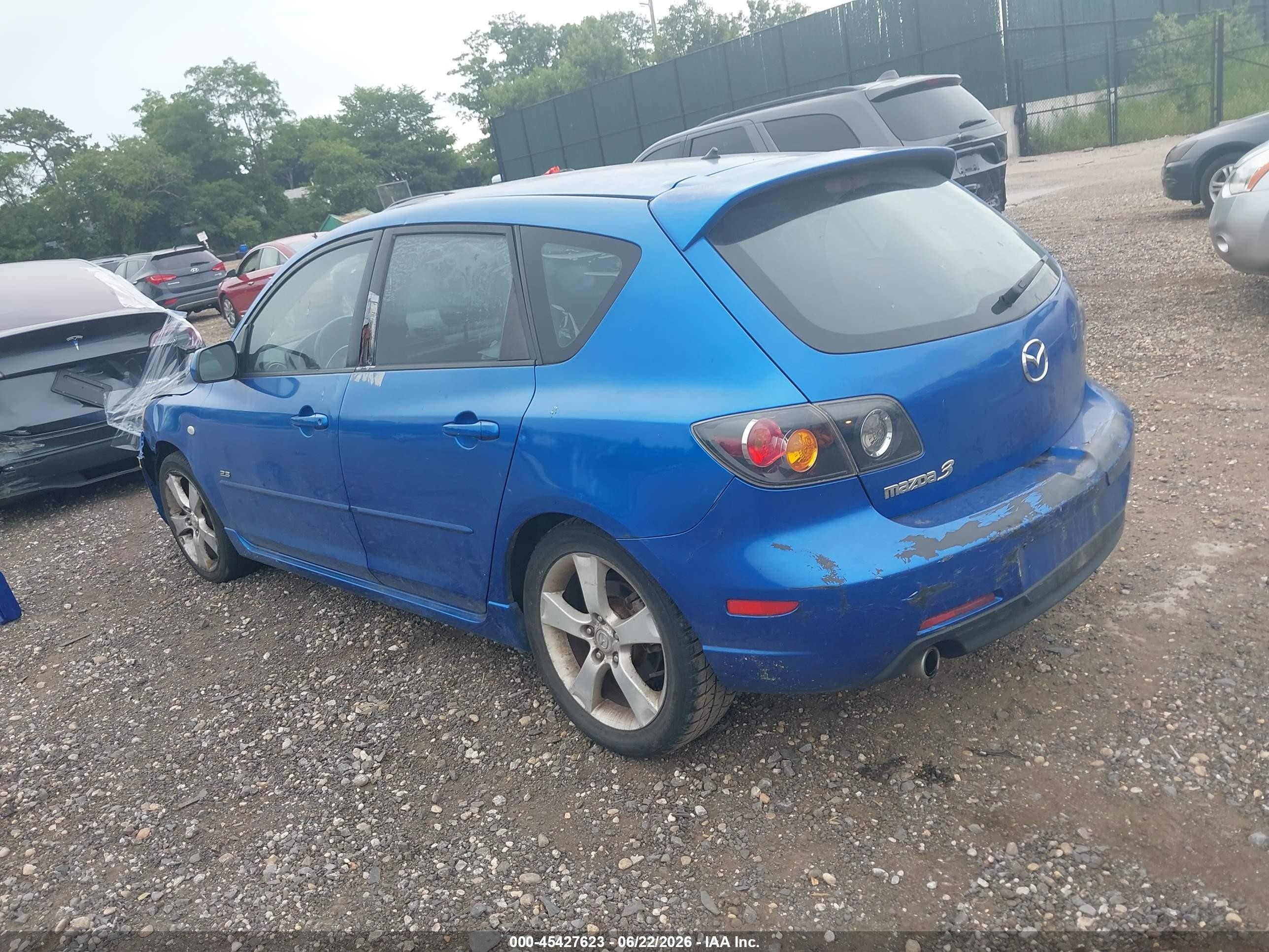 2004 Mazda Mazda3 S Blue vin: JM1BK343841189456