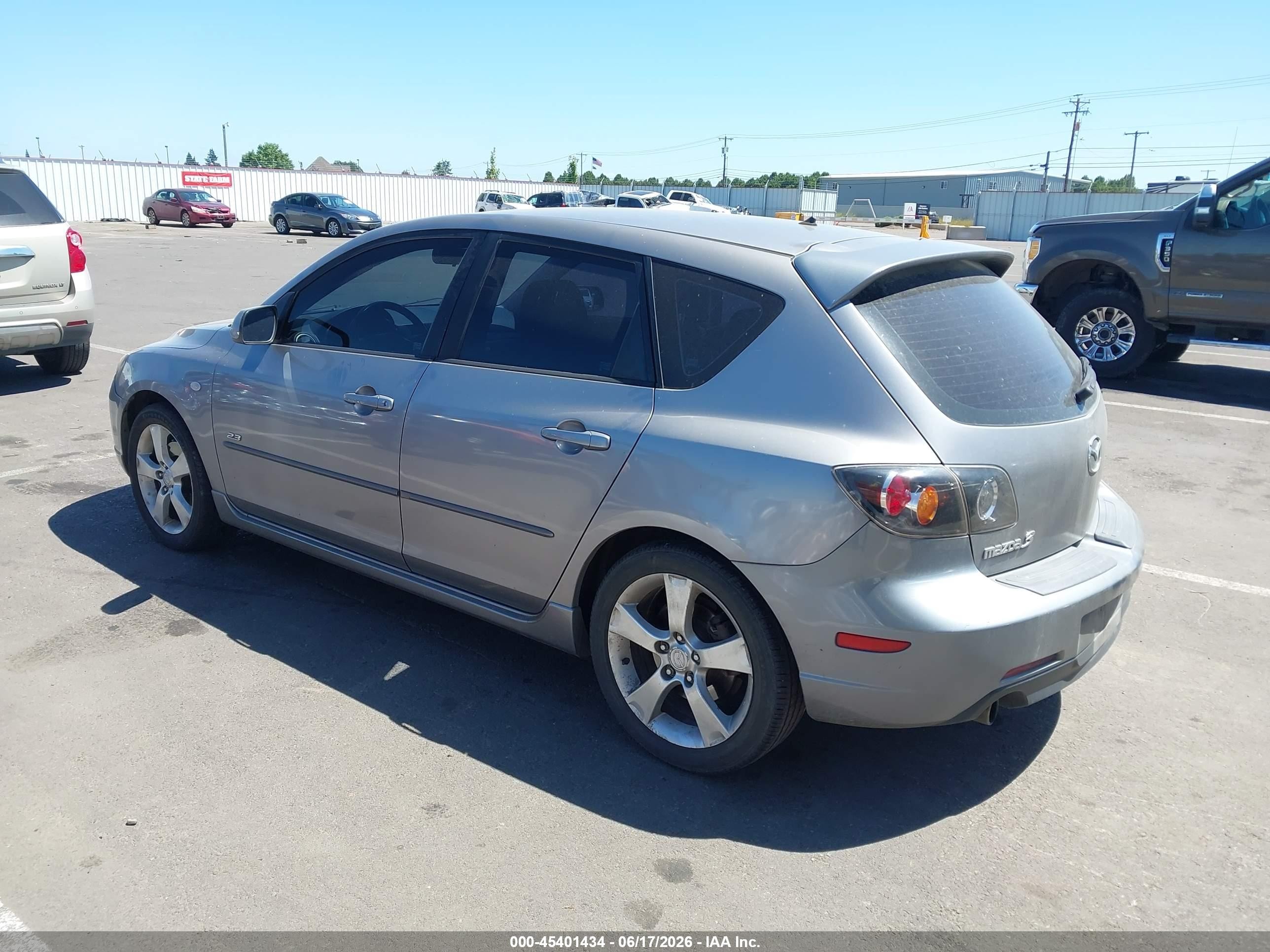 2005 Mazda Mazda3 S Серебряный vin: JM1BK343851228628